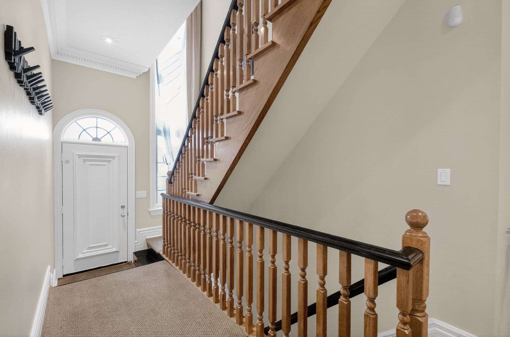 161 Renaissance Ct Vaughan, ON L4J 7W4