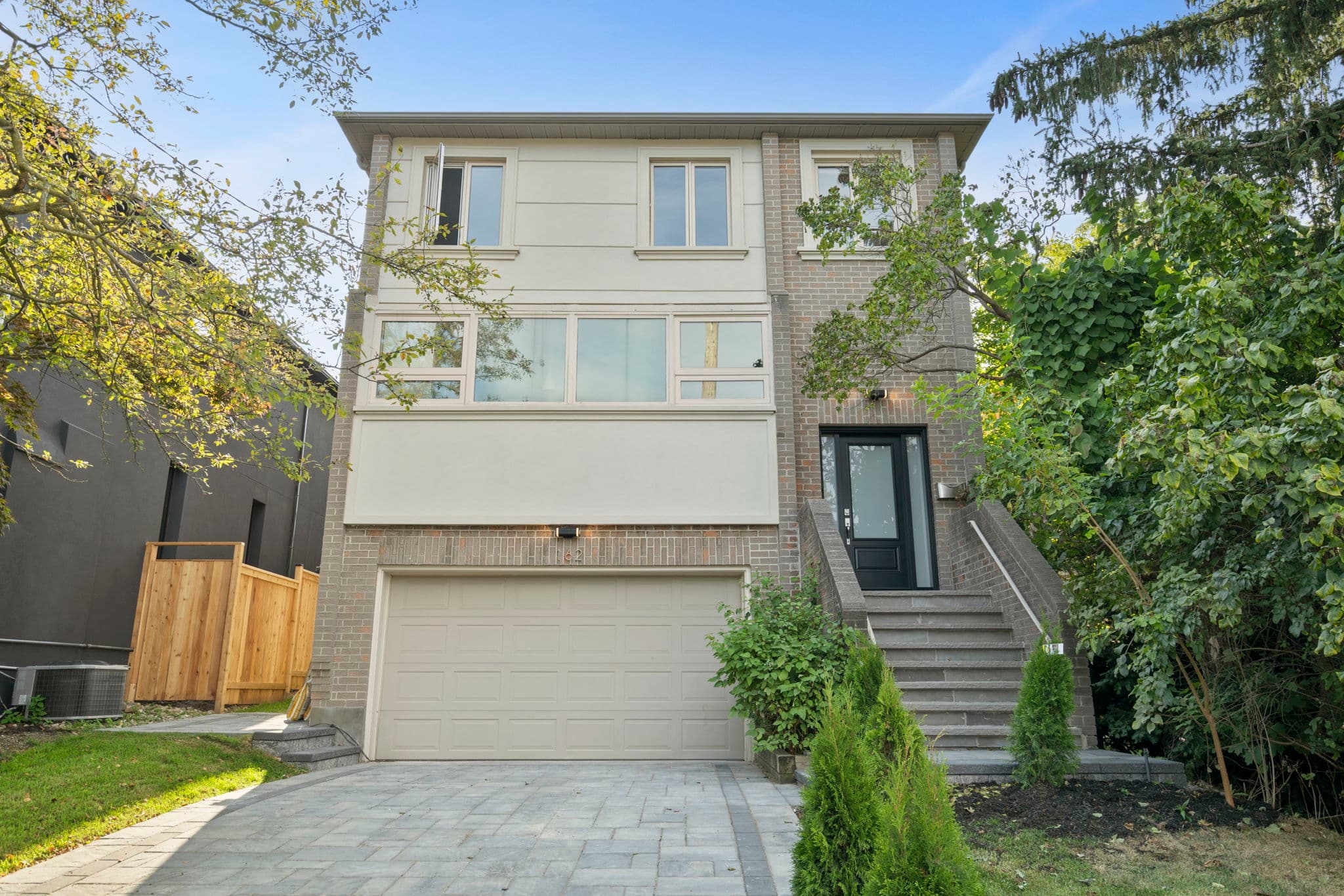162 Banff Rd Toronto, ON M4P 2P7
