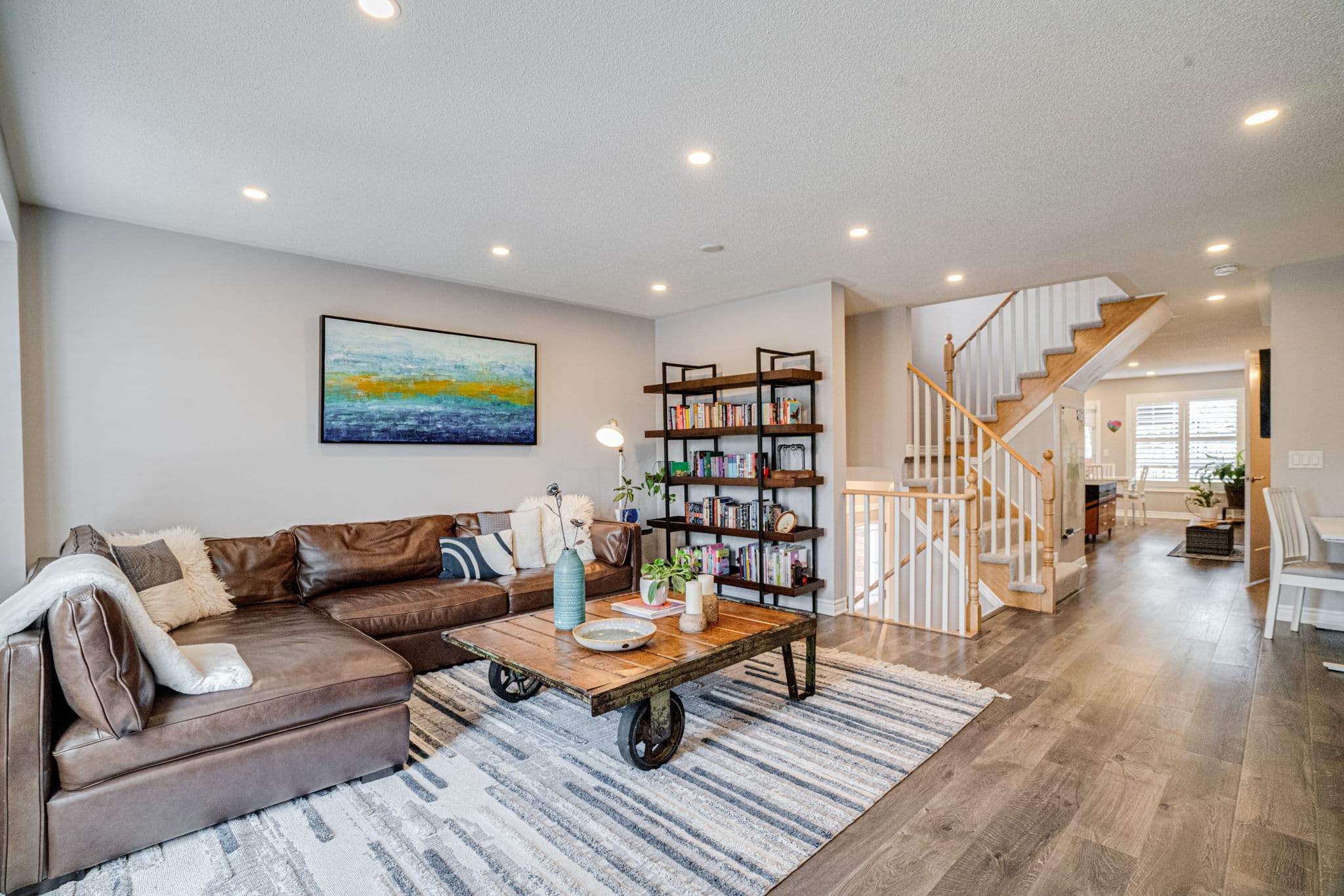 162 Millcliff Cir Aurora, ON L4G 7N8