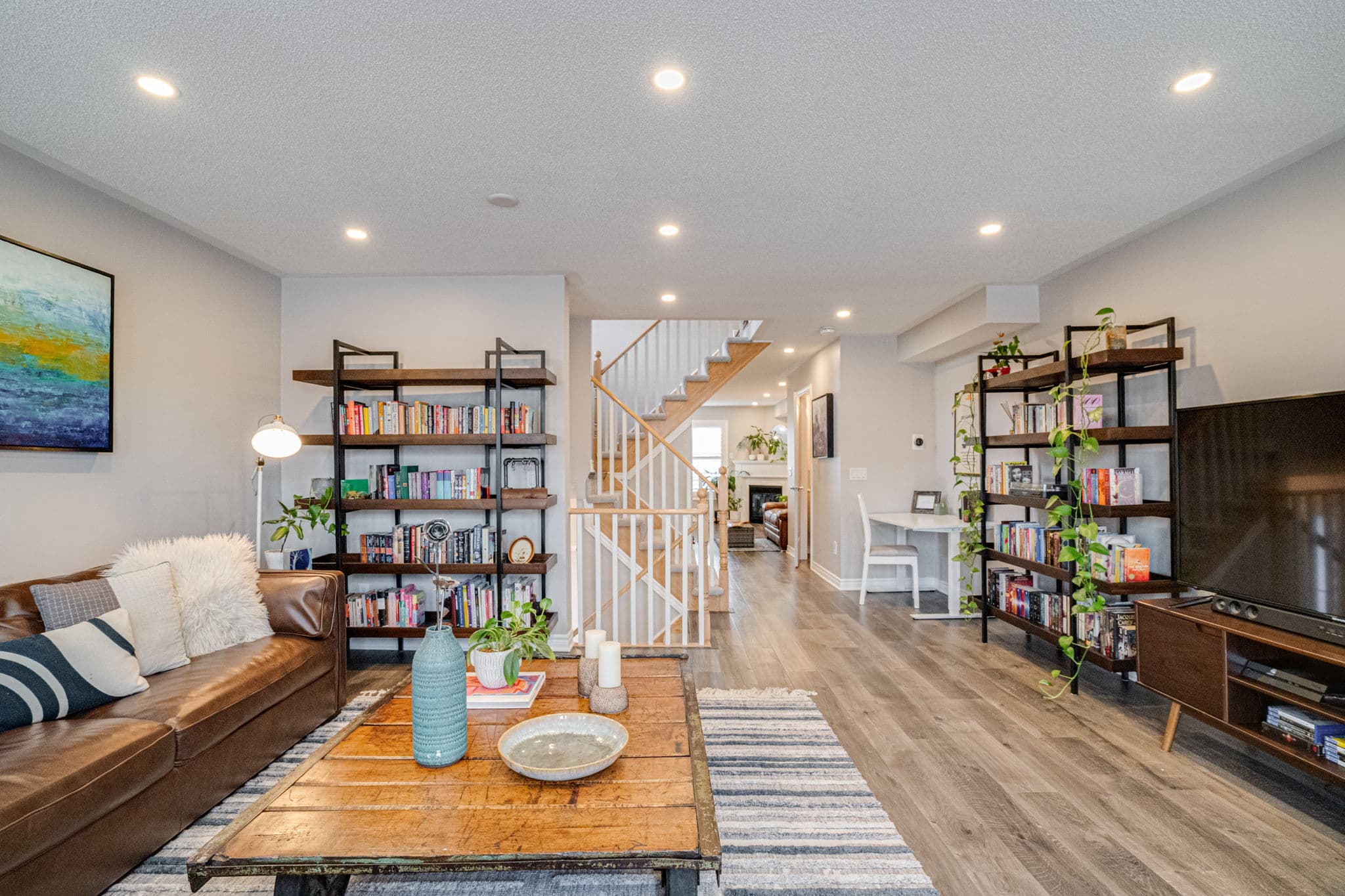 162 Millcliff Cir Aurora, ON L4G 7N8