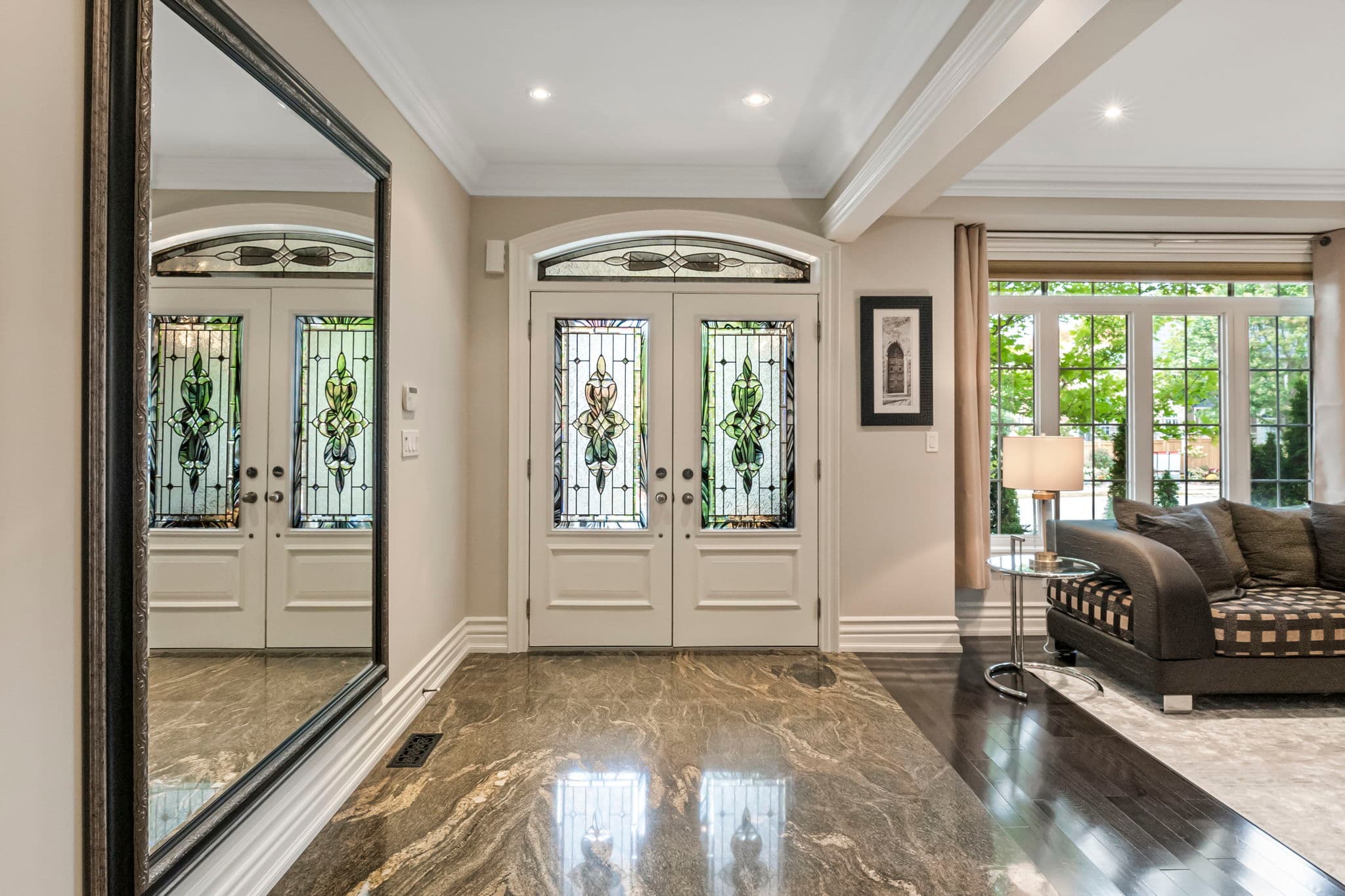 165 Thornhill Woods Dr Vaughan, ON L4J 8R7