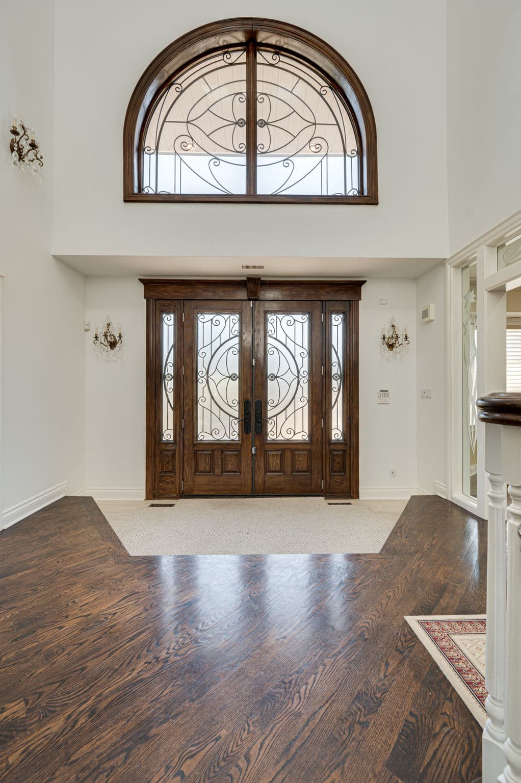 166 Arnold Ave Vaughan, ON L4J 1B8
