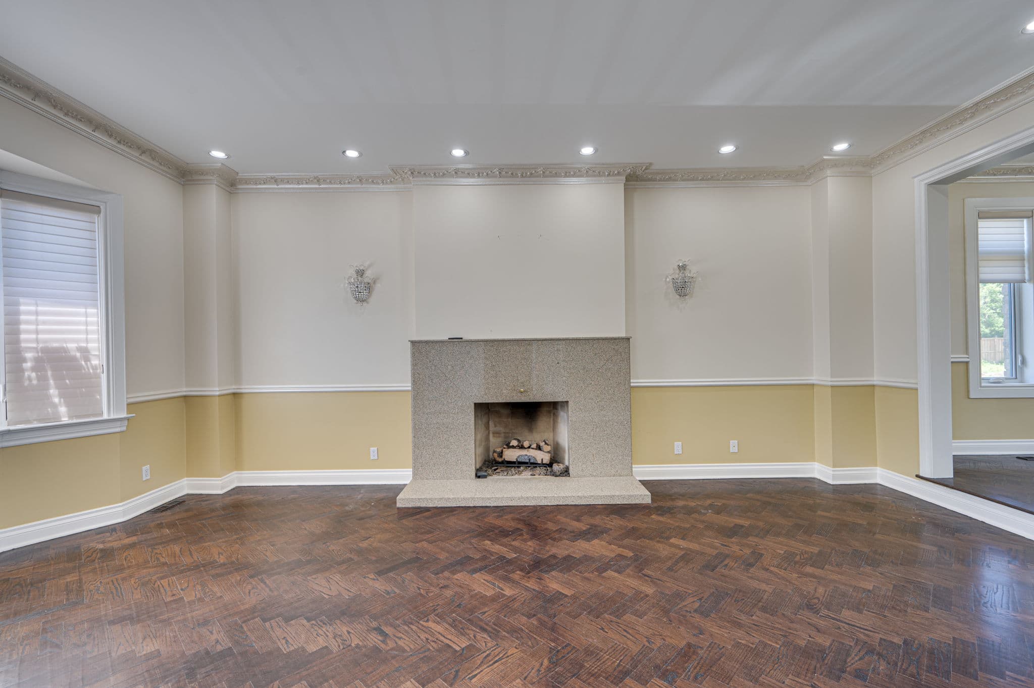 166 Arnold Ave Vaughan, ON L4J 1B8