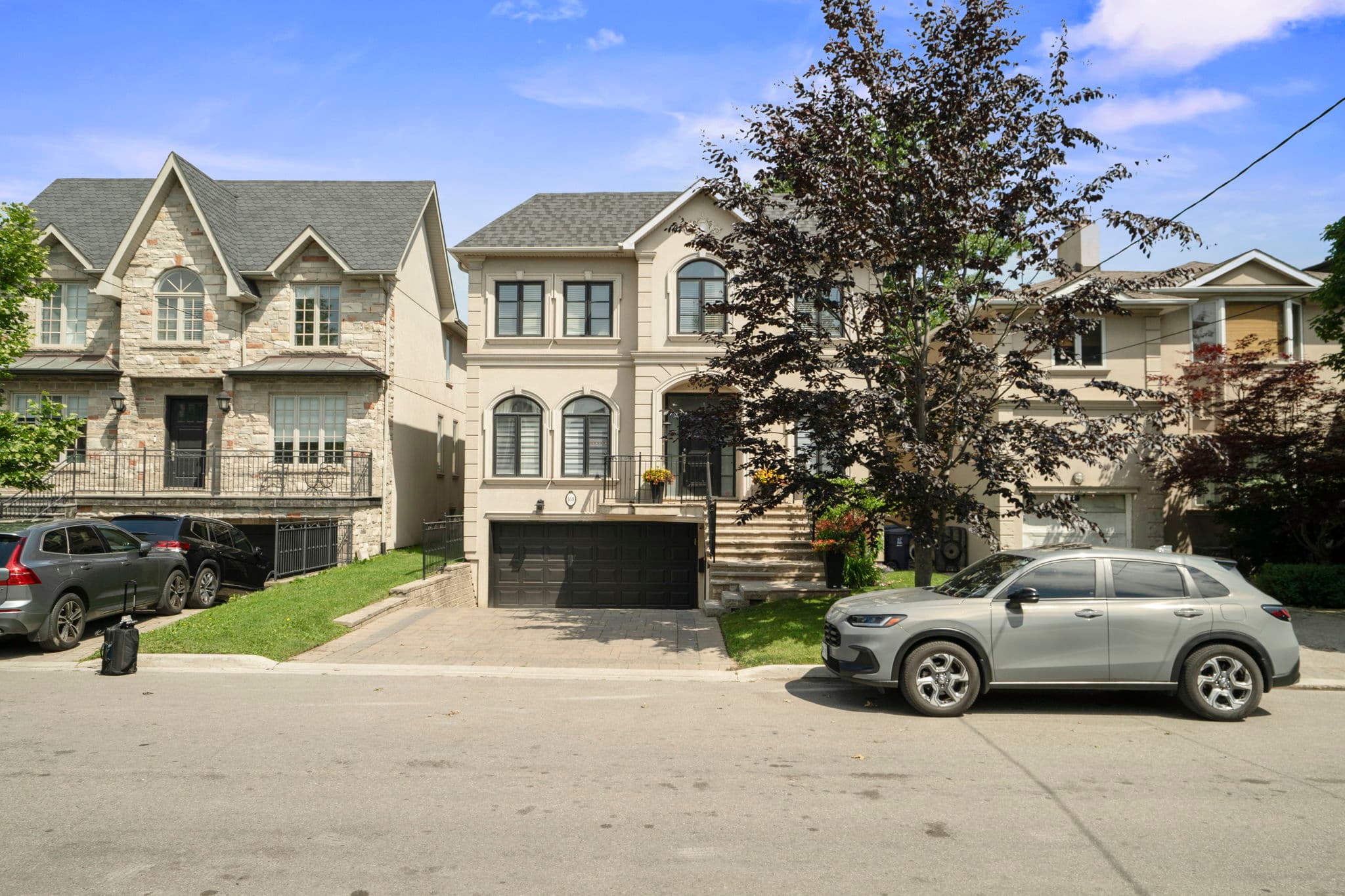 168 Dunblaine Ave Toronto, ON M5M 2S5