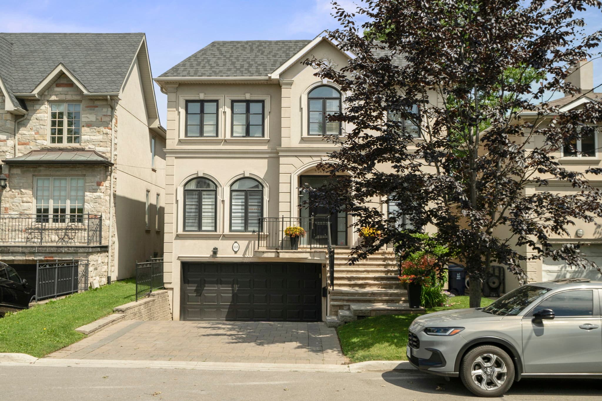 168 Dunblaine Ave Toronto, ON M5M 2S5