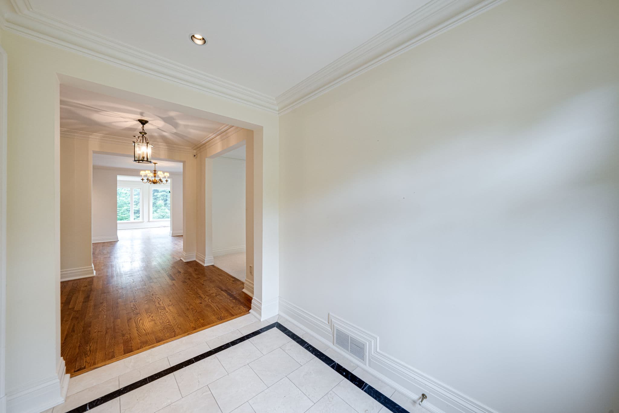 168 Sandringham Dr. Toronto, ON M3H 1E3