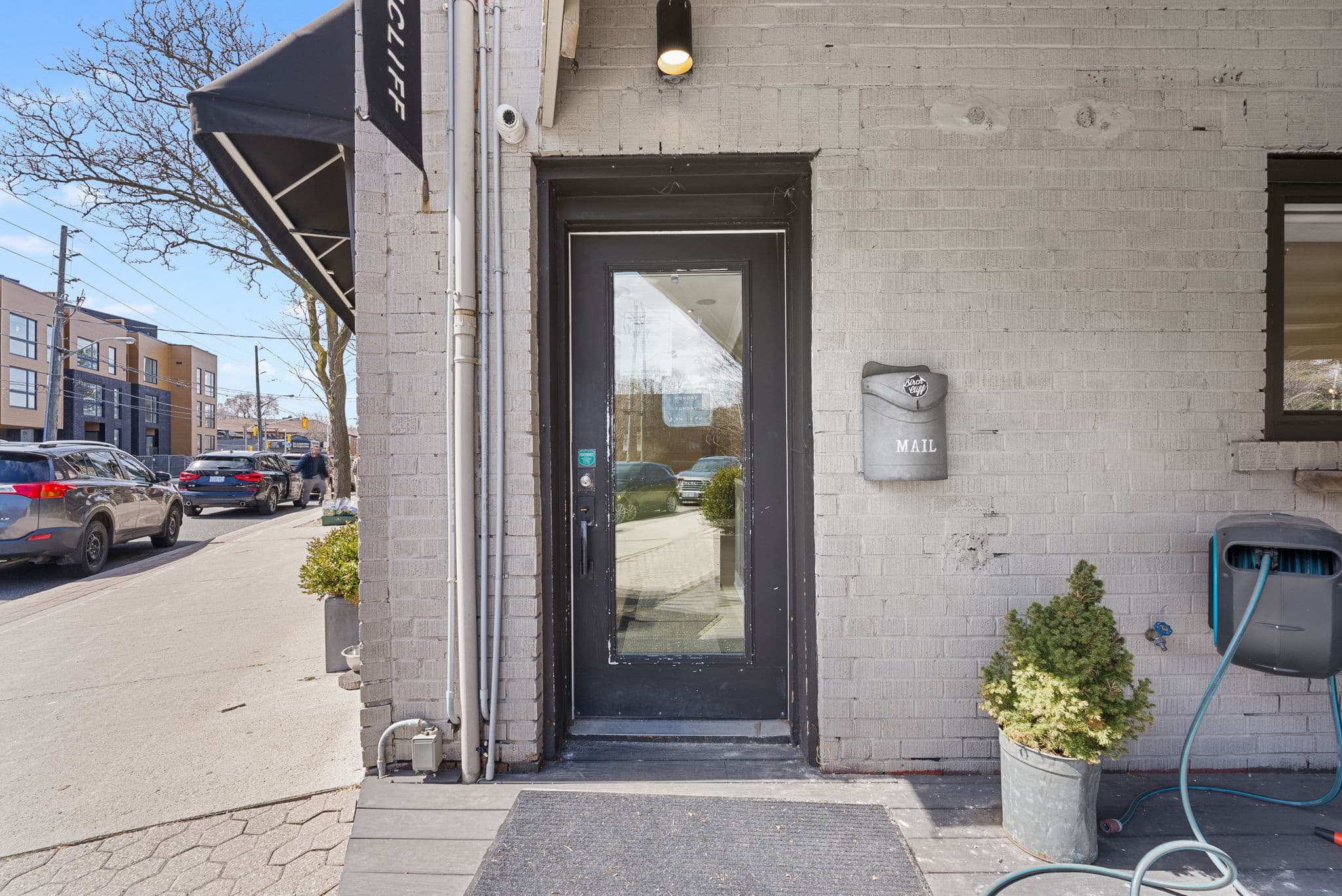 1680 Kingston Rd Toronto, ON M1N 1S5