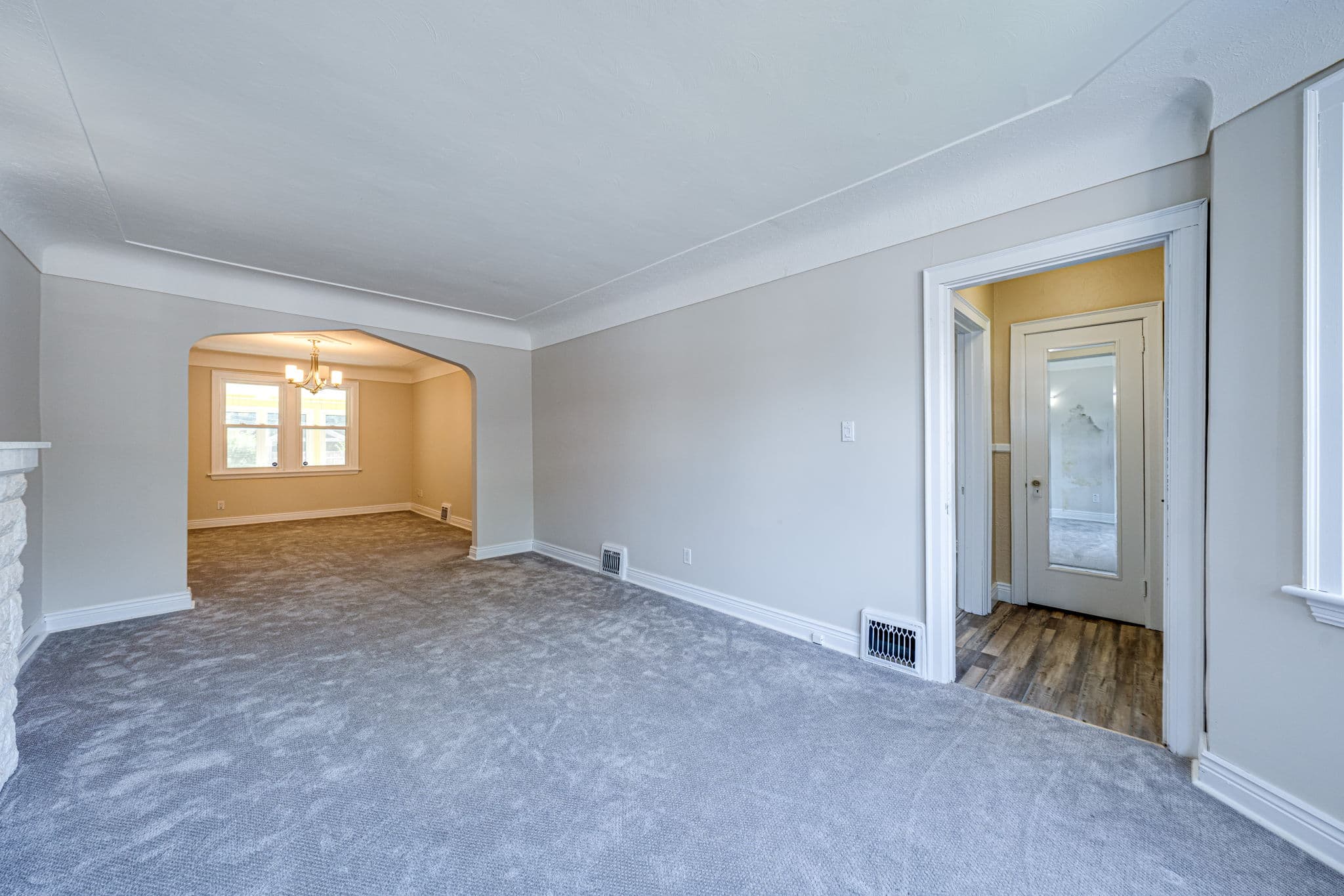 169 Balsam Ave S Hamilton, ON L8M 3B7