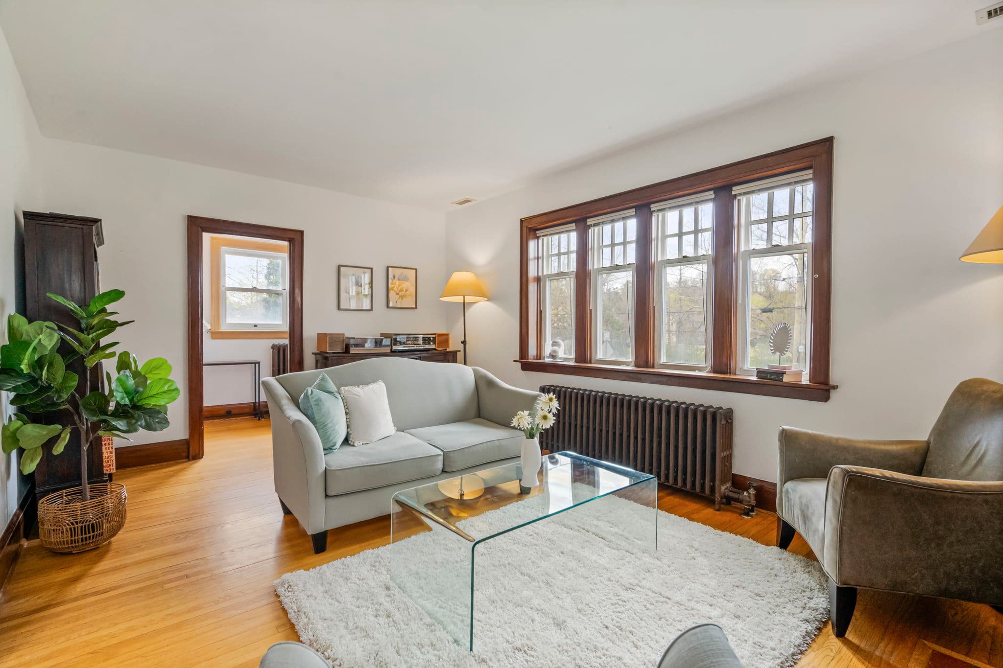 169 Clarence St Vaughan, ON L4L 1L4