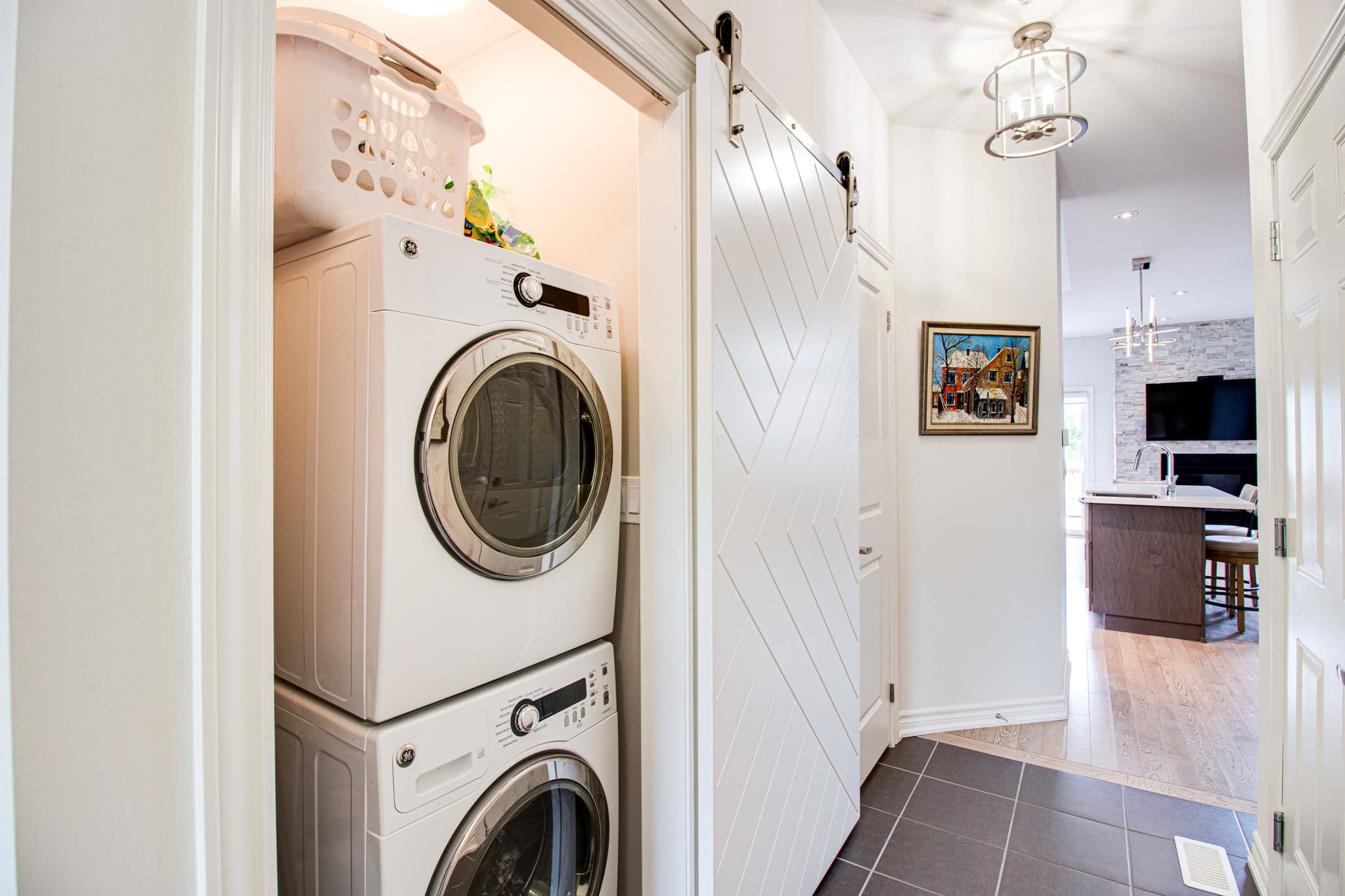 17 Gregory Ave Collingwood, ON L9Y 0Z5