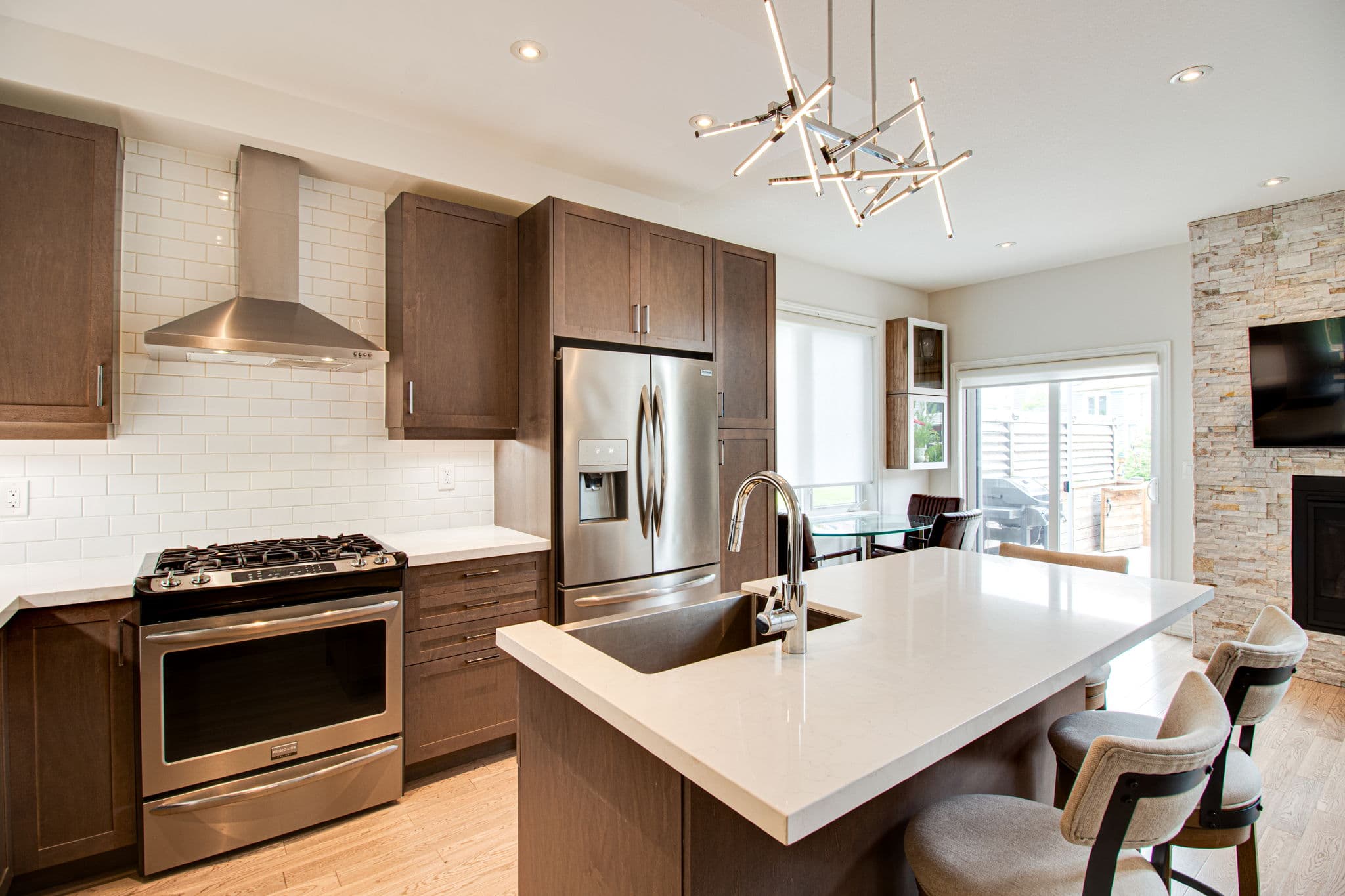 17 Gregory Ave Collingwood, ON L9Y 0Z5