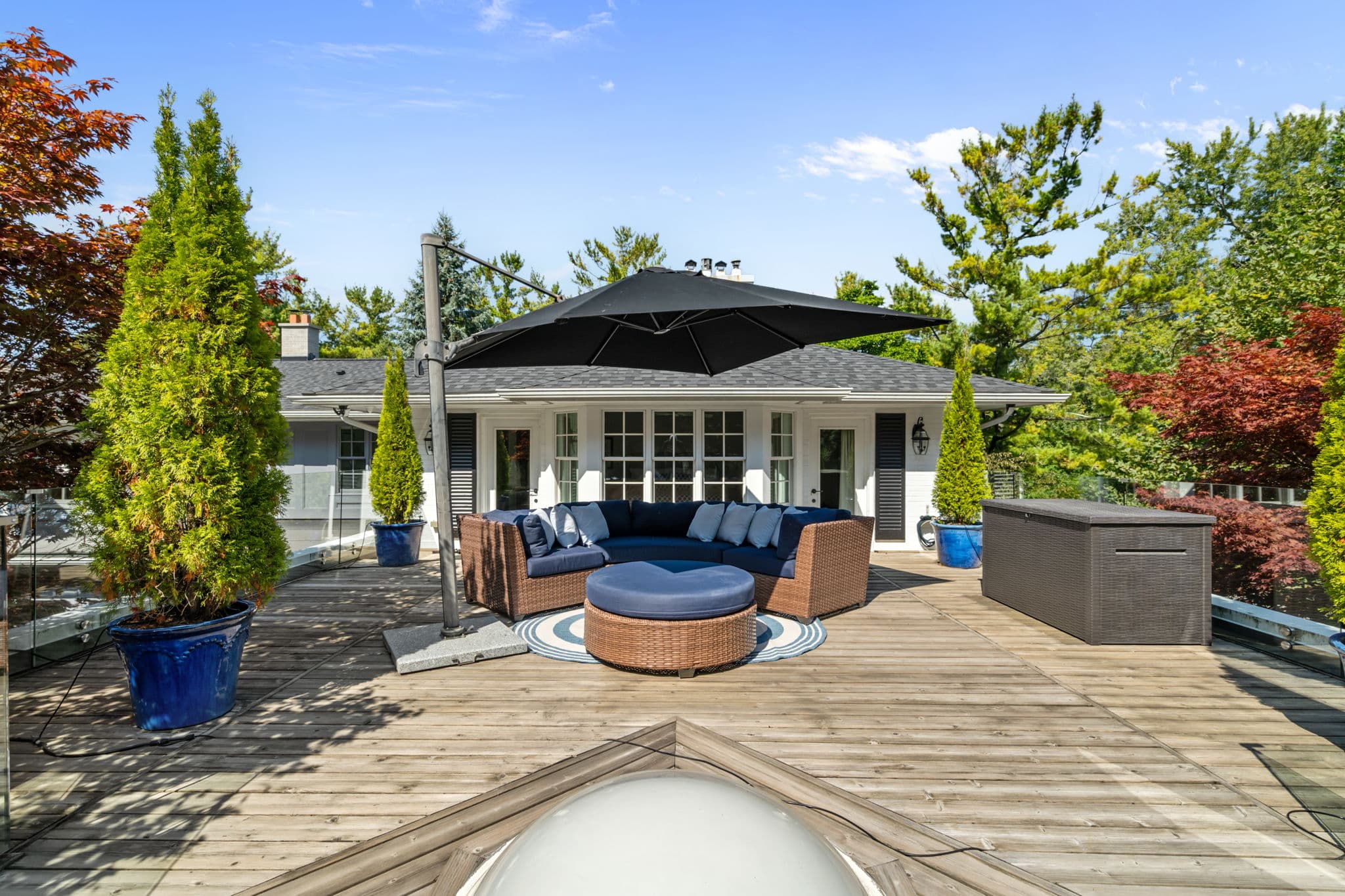 17 Valleyanna Dr Toronto, ON M4N 1J7