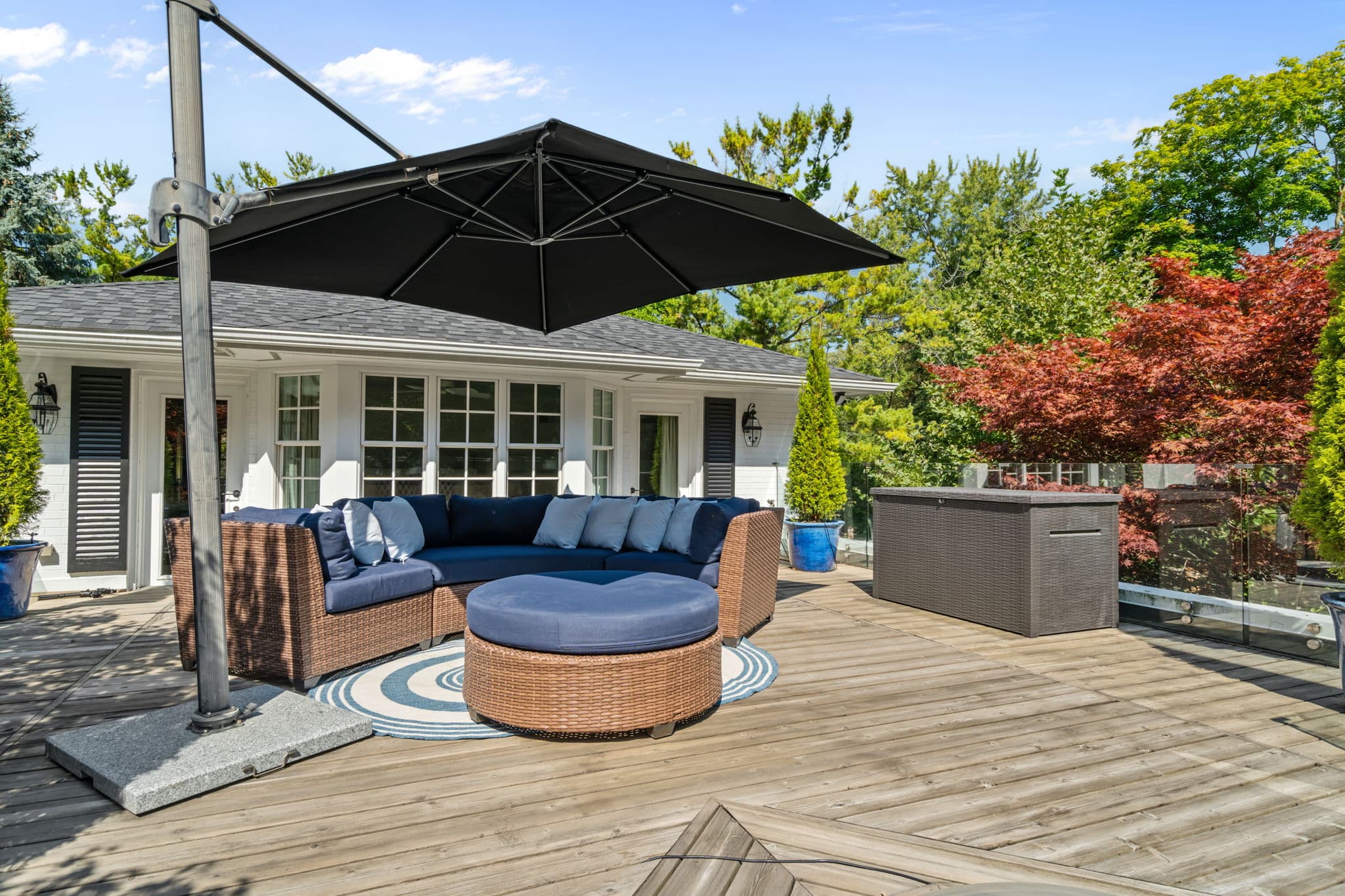 17 Valleyanna Dr Toronto, ON M4N 1J7