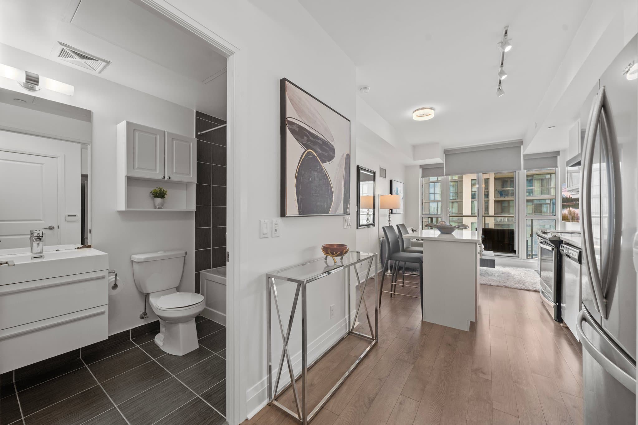 17 Zorra St Unit 1910 Toronto, ON M8Z 0C8