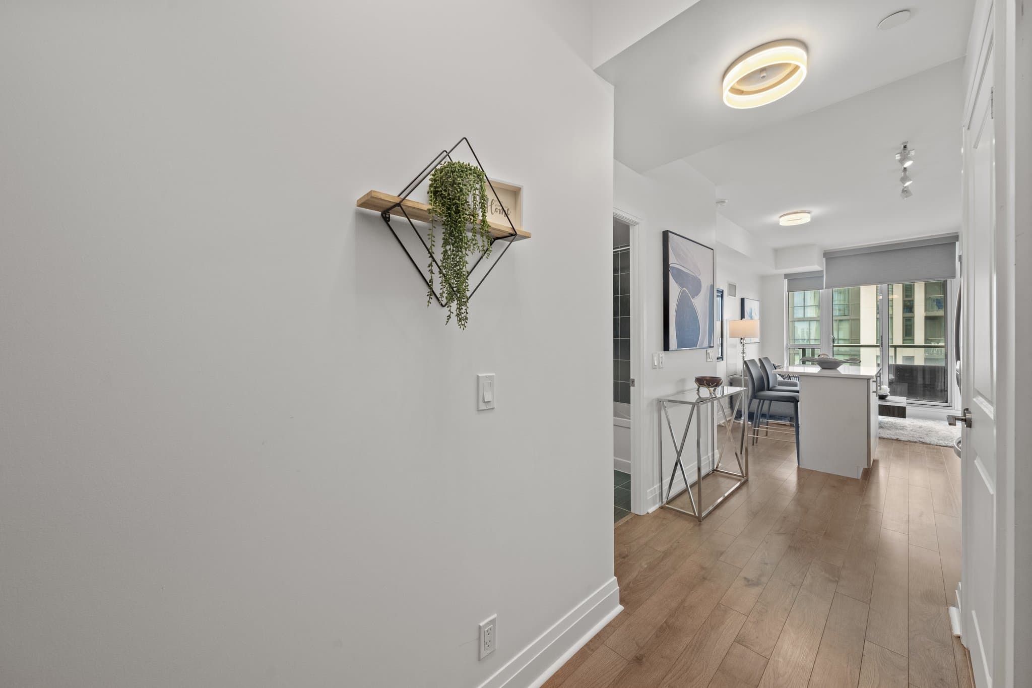 17 Zorra St Unit 1910 Toronto, ON M8Z 0C8