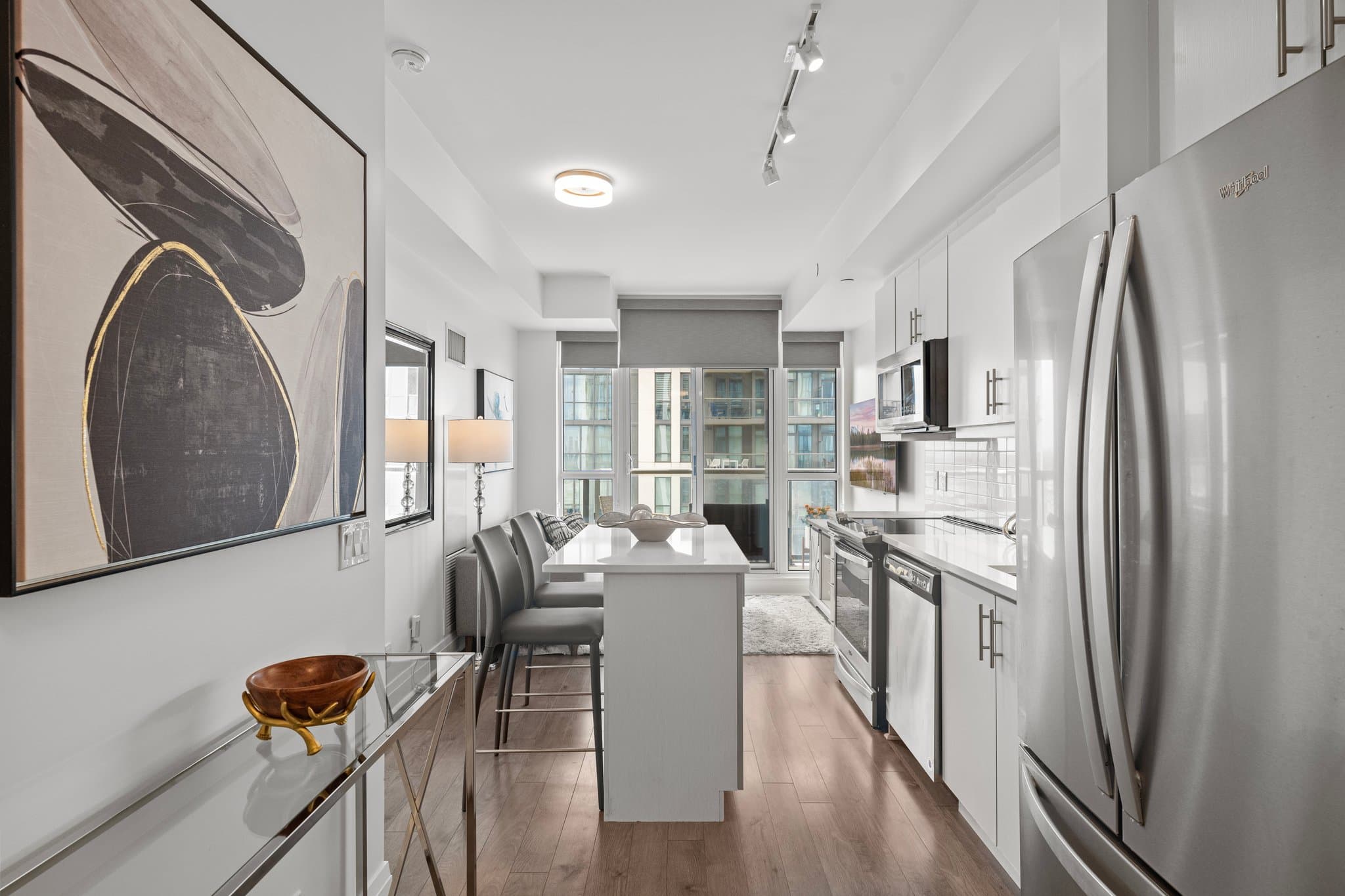 17 Zorra St Unit 1910 Toronto, ON M8Z 0C8