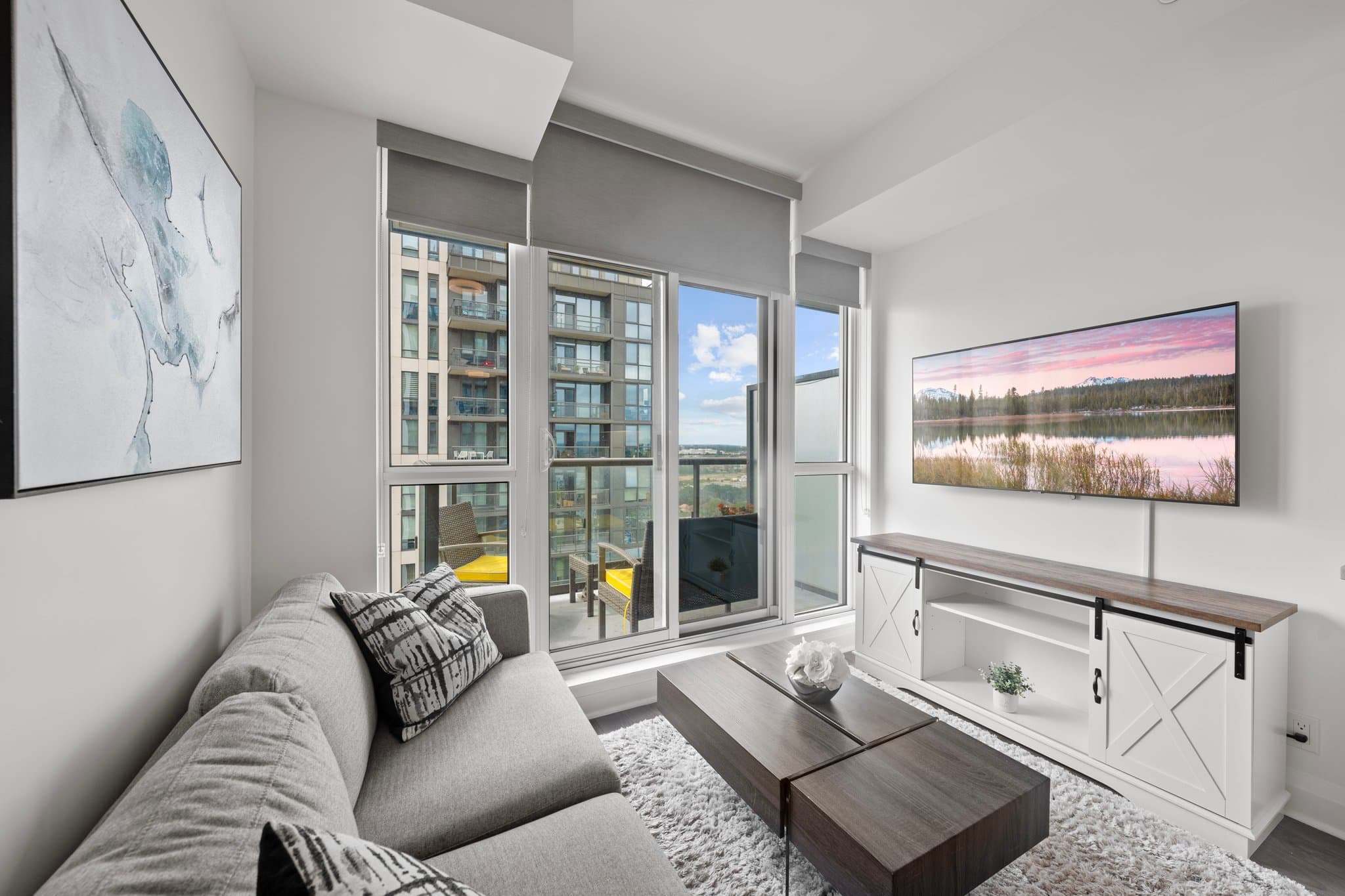 17 Zorra St Unit 1910 Toronto, ON M8Z 0C8