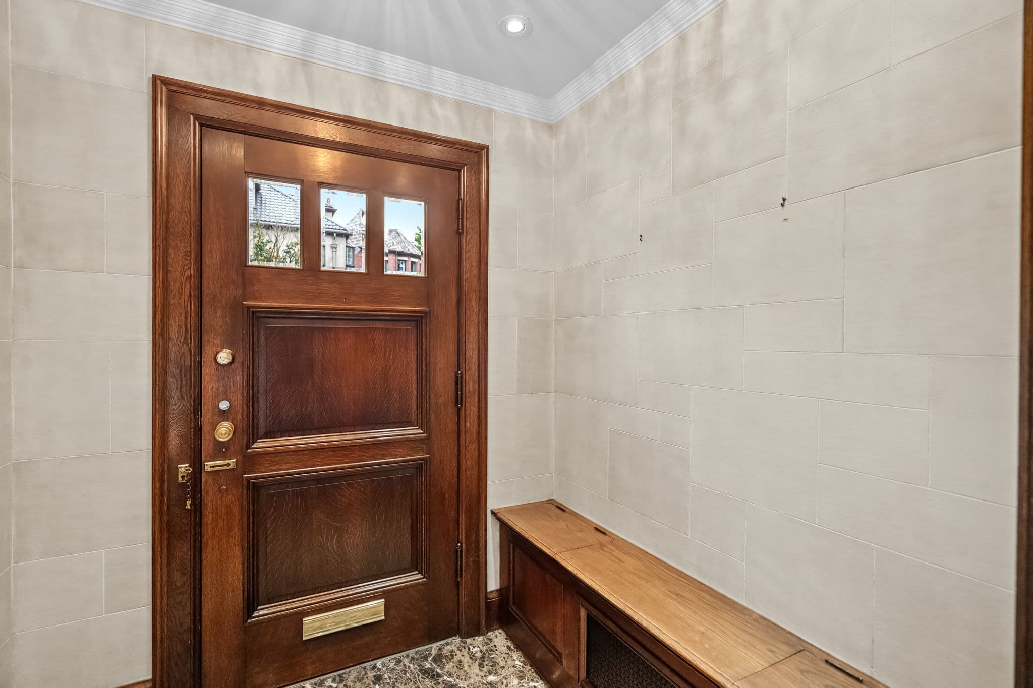 170 Forest Hill Rd Toronto, ON M5P 2N4