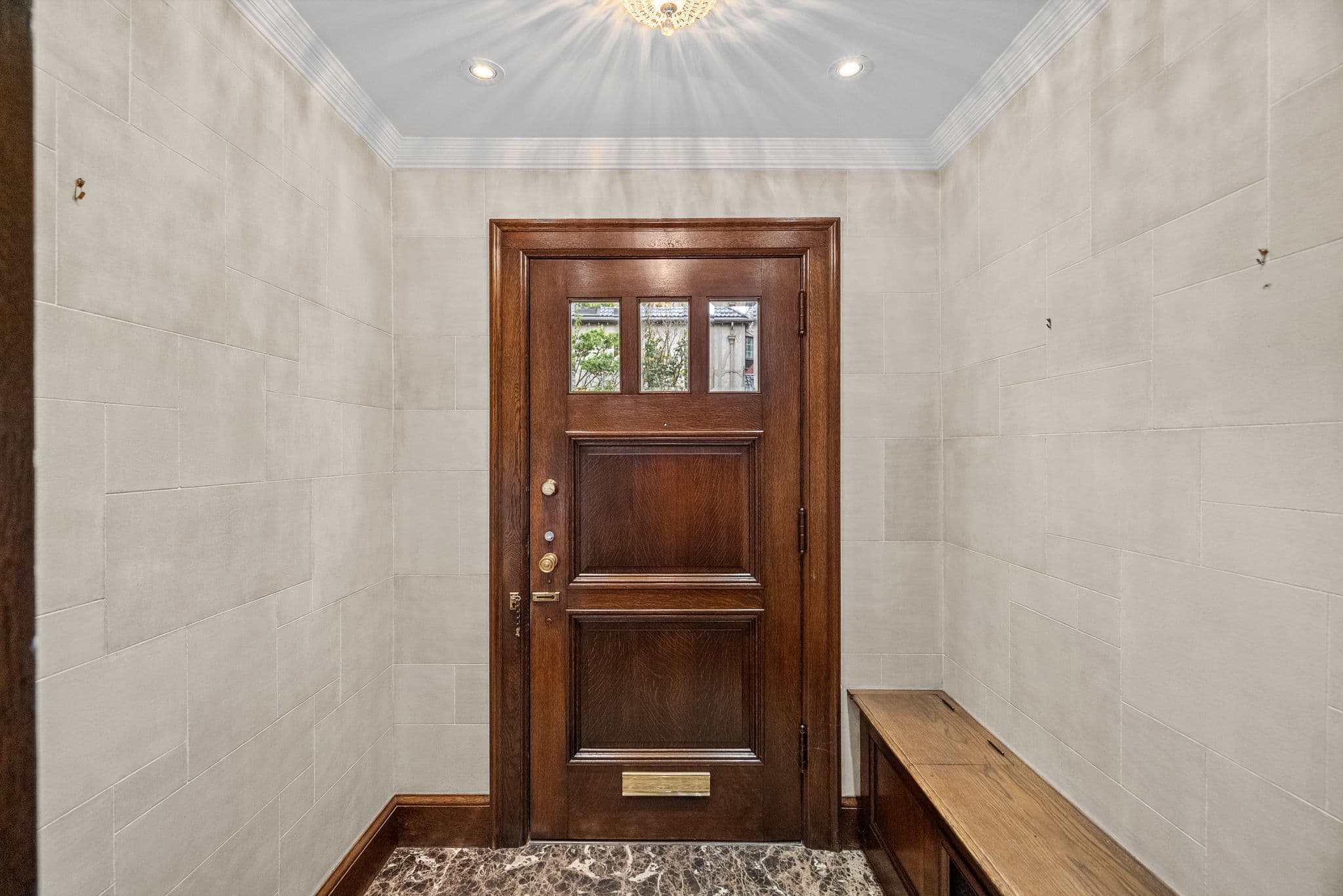 170 Forest Hill Rd Toronto, ON M5P 2N4