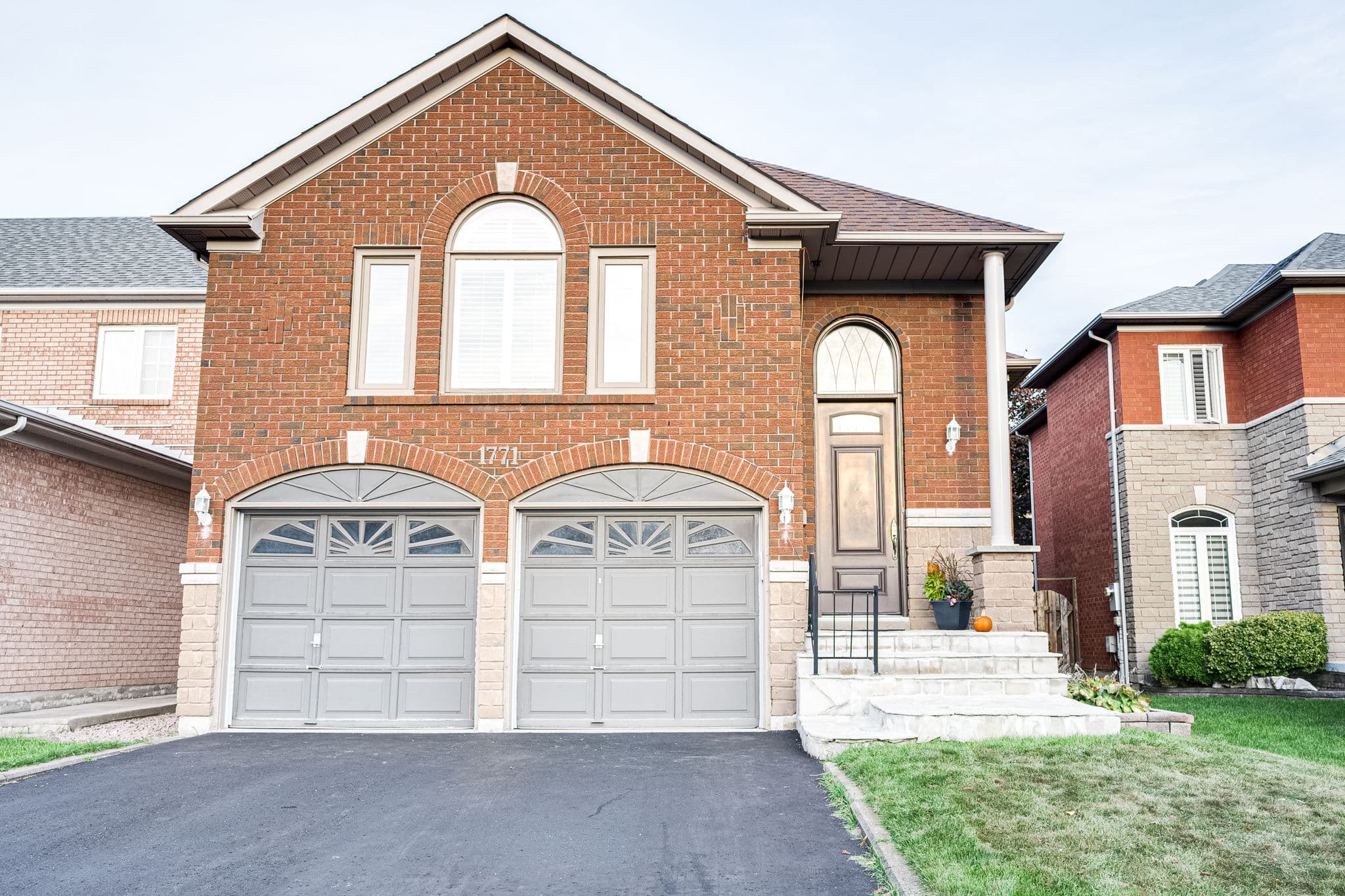 1771 Silver Maple Drive Pickering, Ontario L1V6Z2