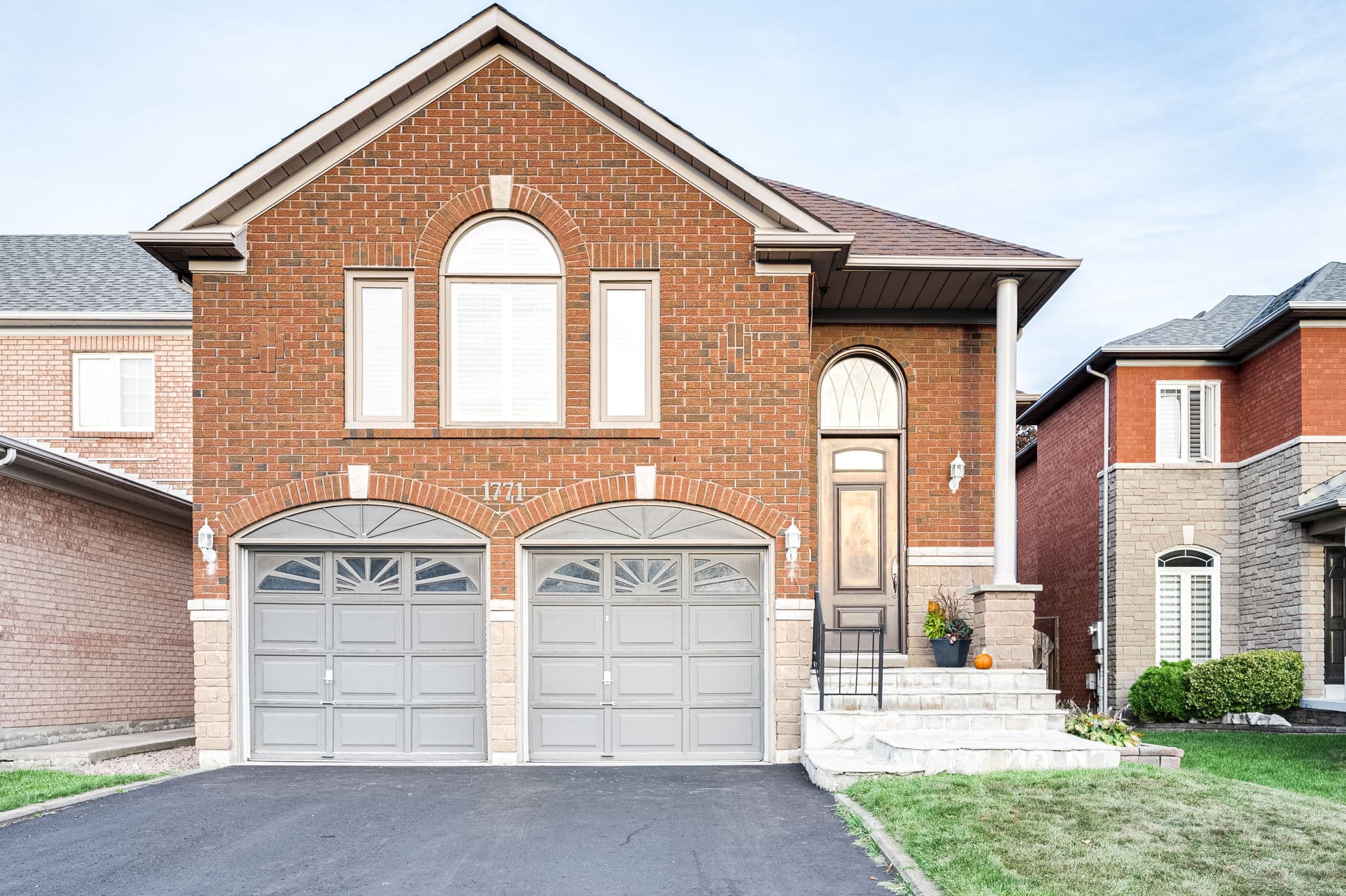 1771 Silver Maple Drive Pickering, Ontario L1V6Z2