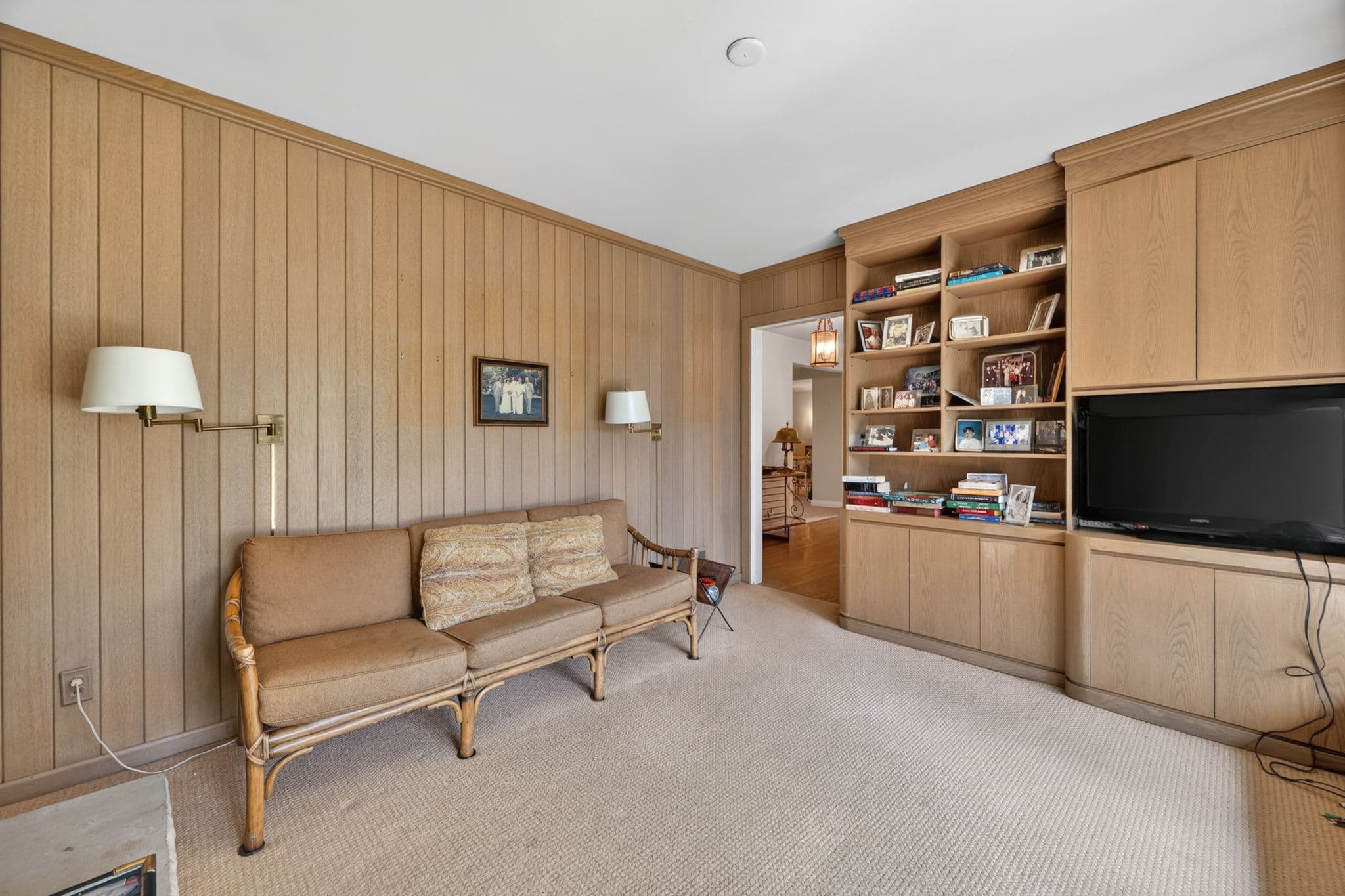 18 Brian Cliff Dr Toronto, ON M3B 2G2