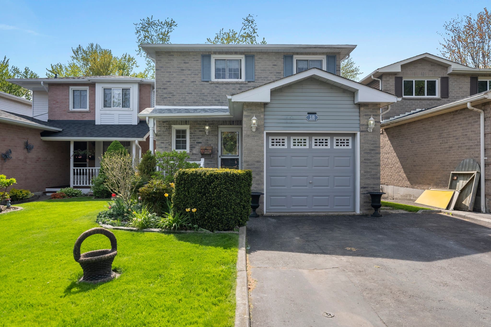18 Frazer Rd Ajax, ON L0M 1B0