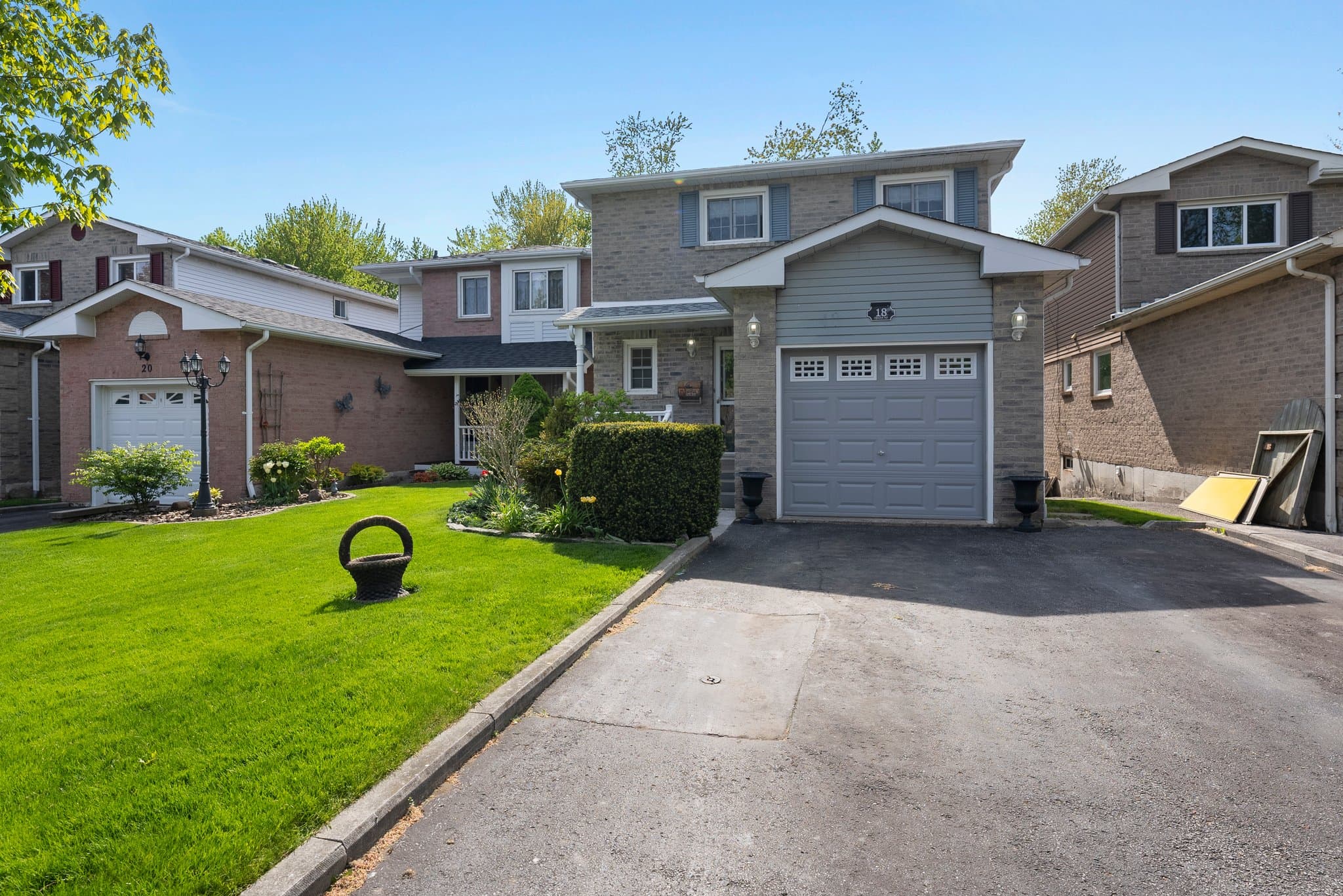 18 Frazer Rd Ajax, ON L0M 1B0
