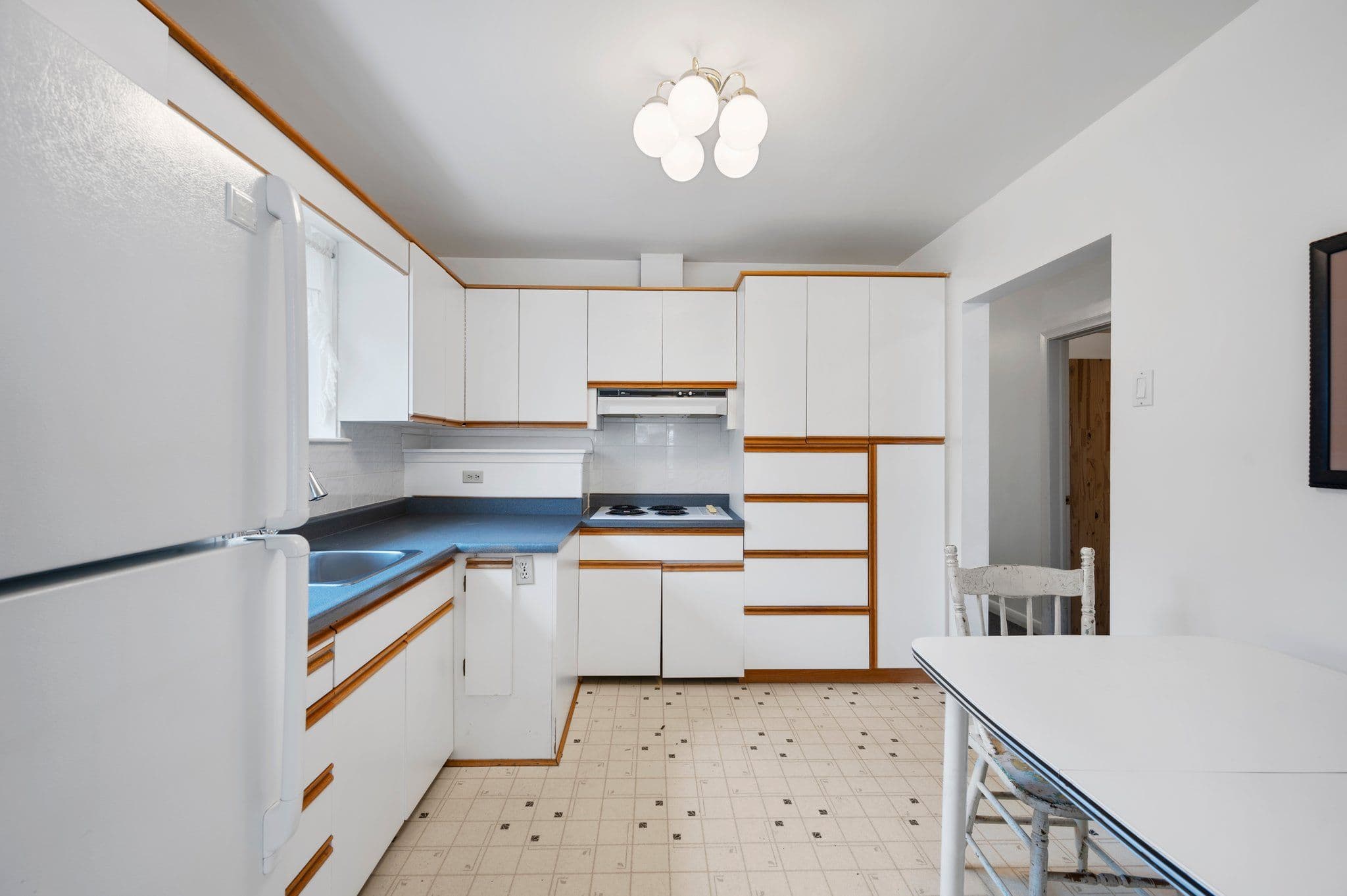 18 Gilroy Dr Toronto, ON M1P 1Z9
