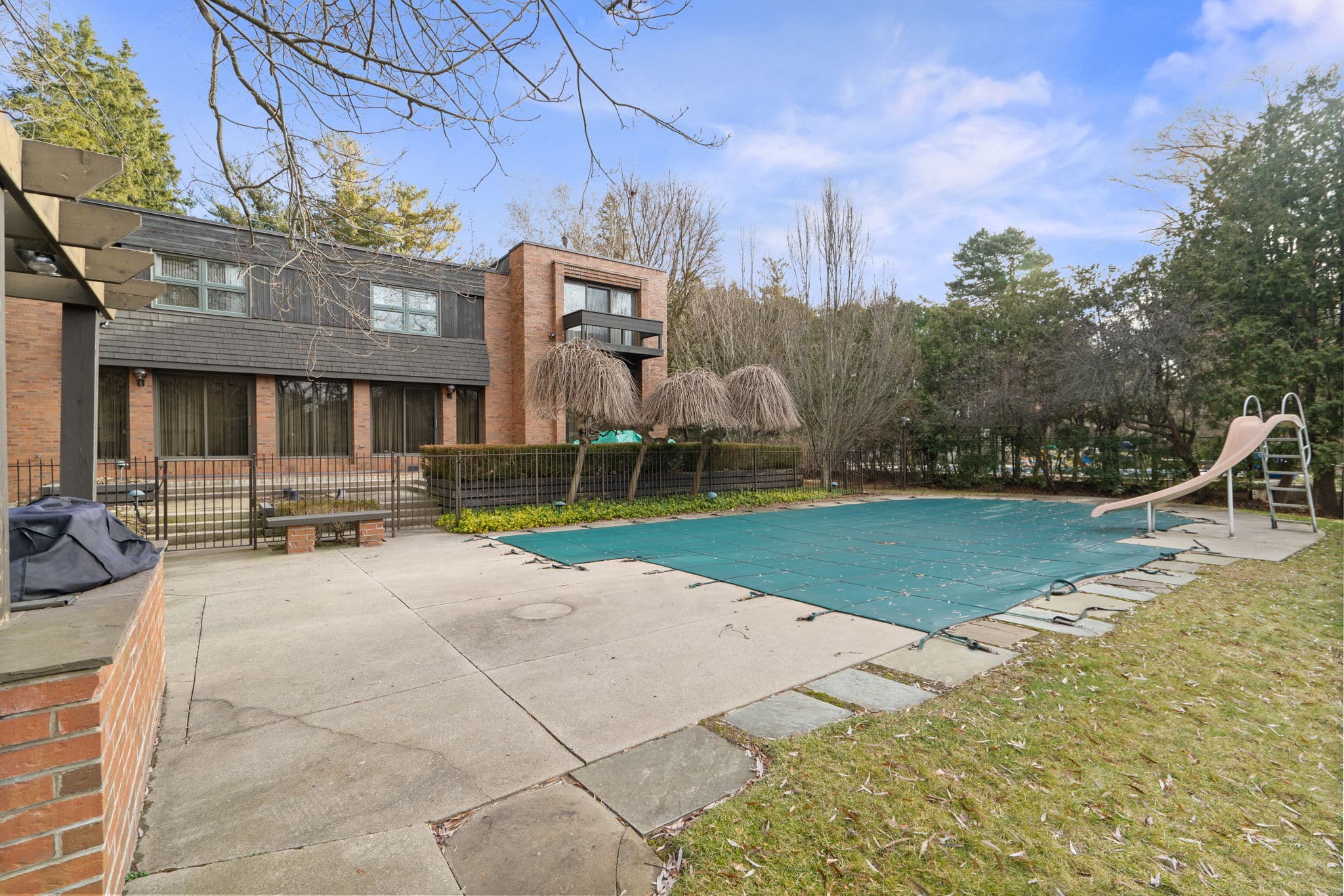 18 Old English Ln Markham, ON L3T 2T9