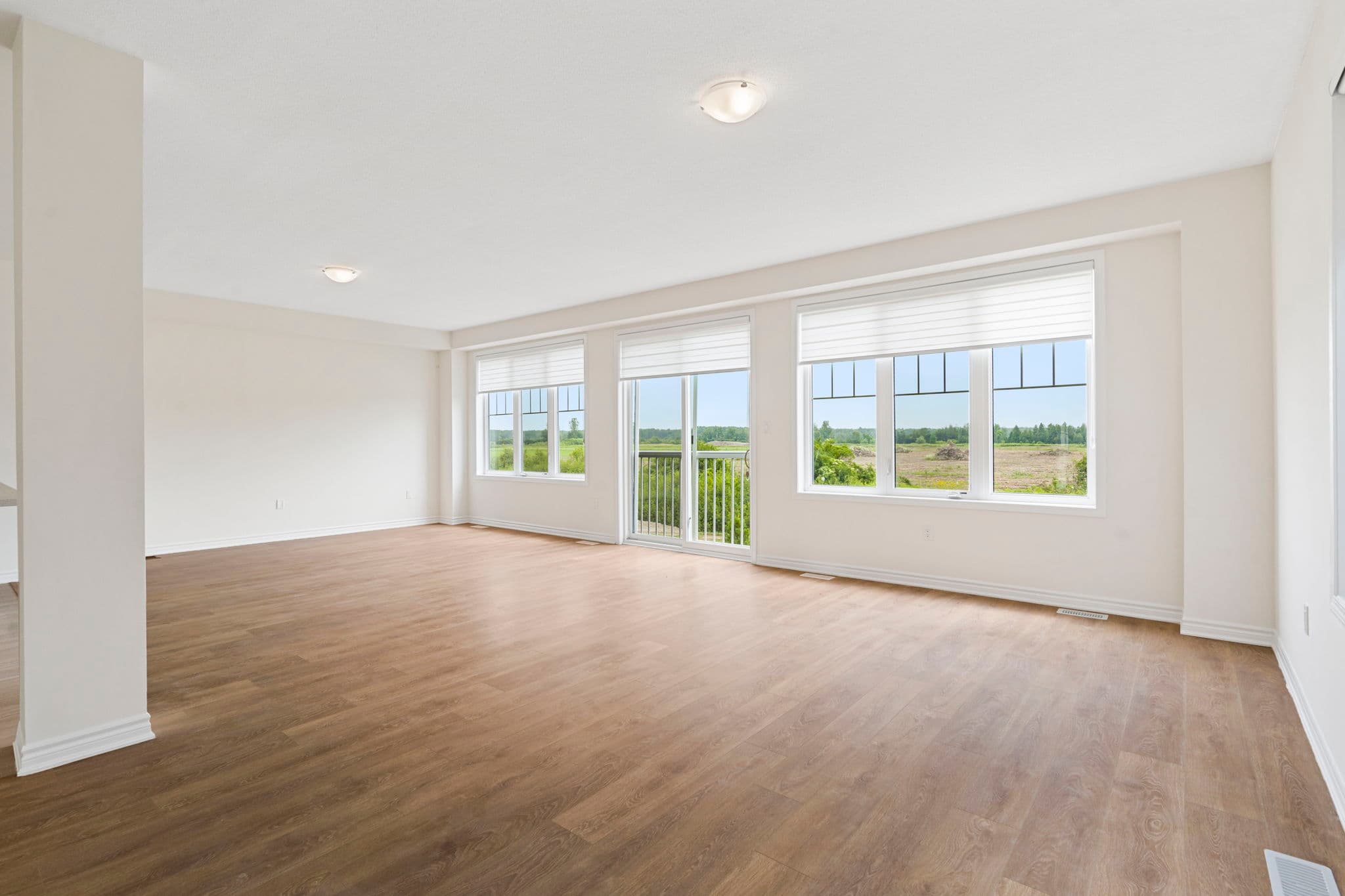 18 Shapira Ave Wasaga Beach, ON L9Z 0G3