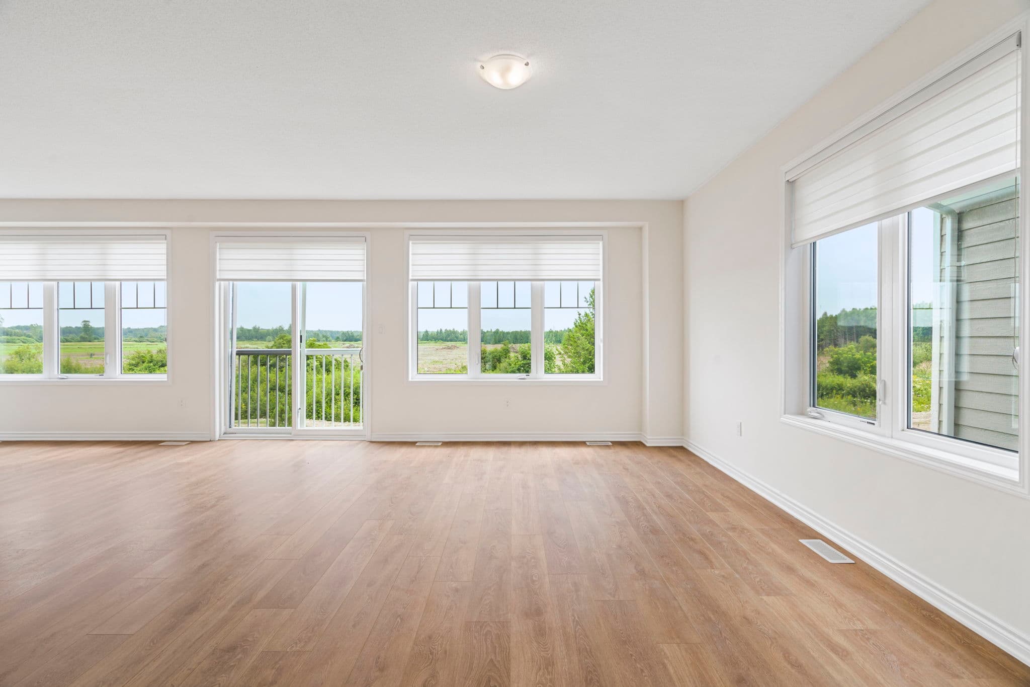 18 Shapira Ave Wasaga Beach, ON L9Z 0G3