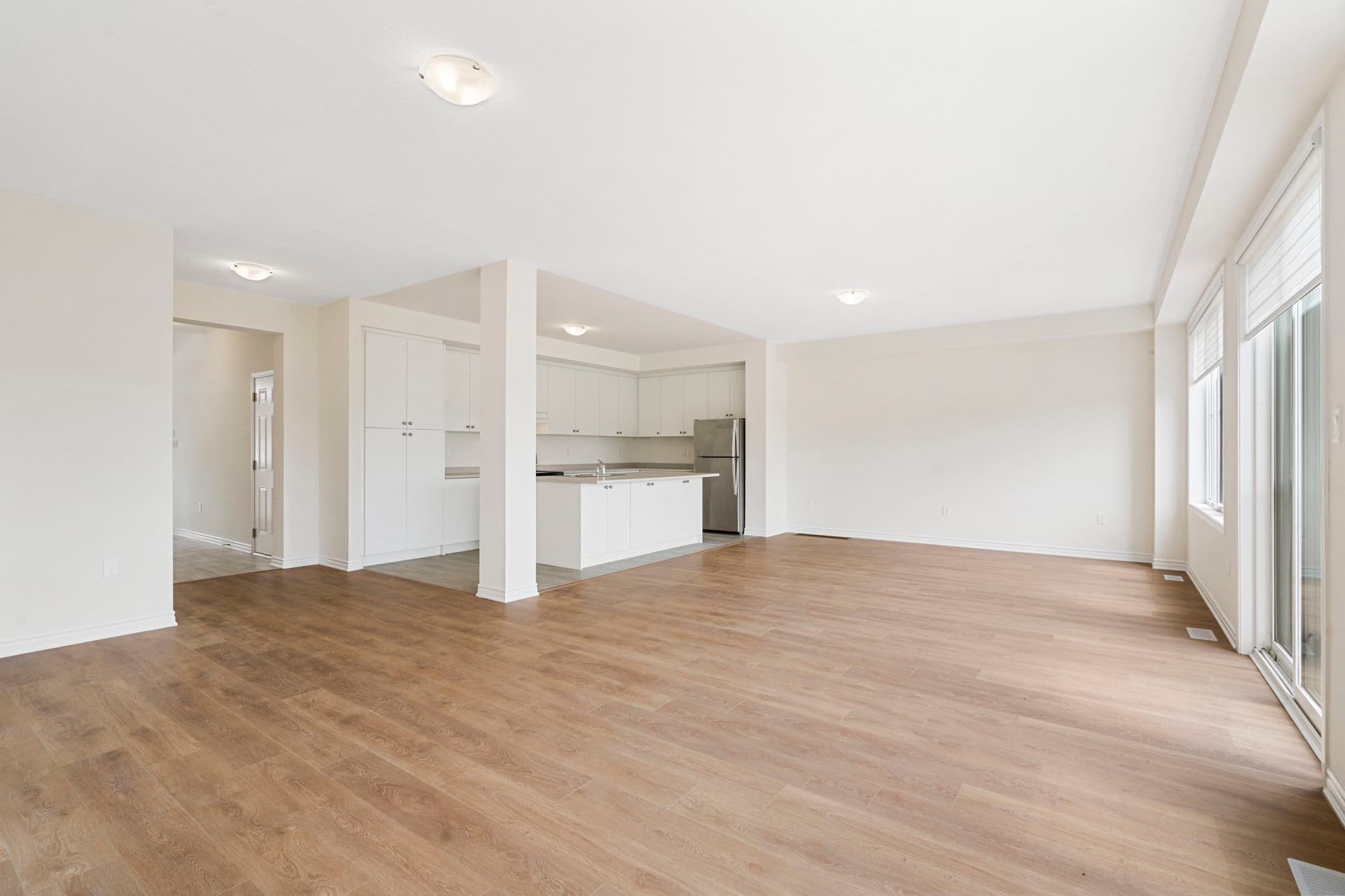 18 Shapira Ave Wasaga Beach, ON L9Z 0G3