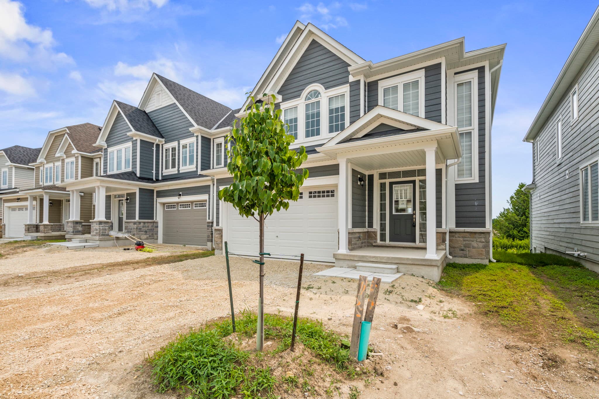 18 Shapira Ave Wasaga Beach, ON L9Z 0G3