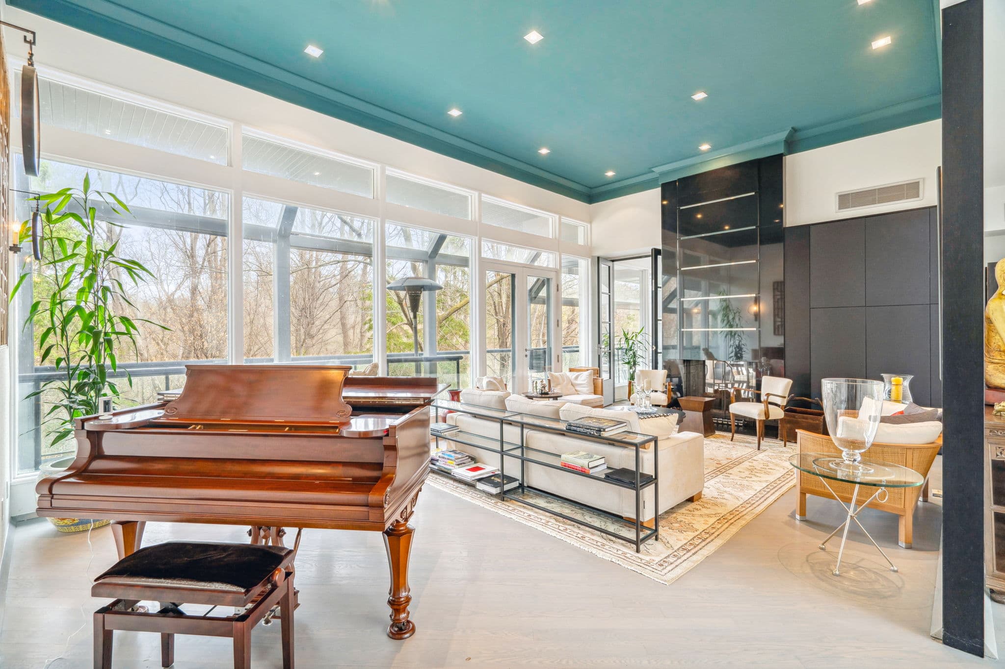 18 Timberglade Ct. Toronto, ON M2L 2Y2