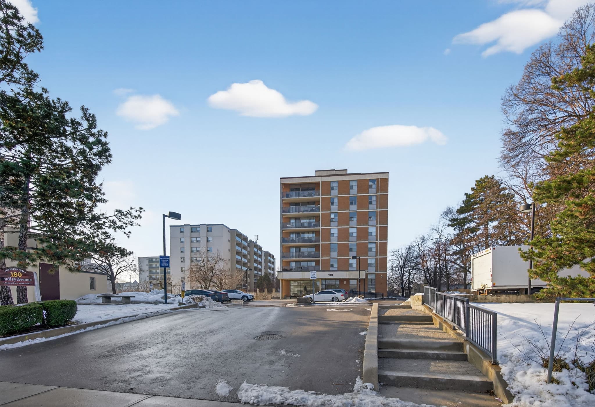 180 Dudley Ave Unit 302 Markham, ON L3T 4X2