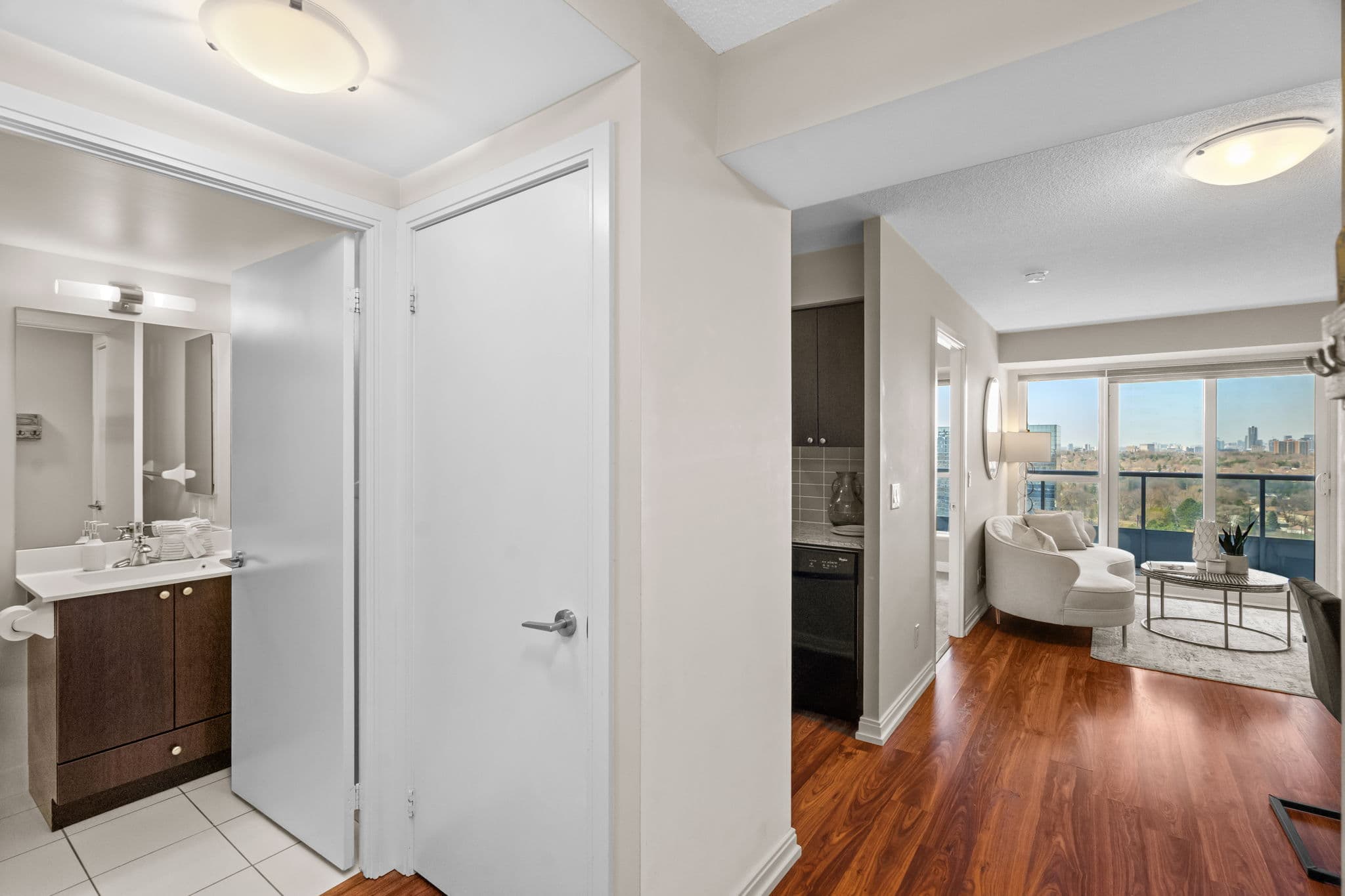 181 Village Green Square 1818 Toronto, ON M1S 0K6