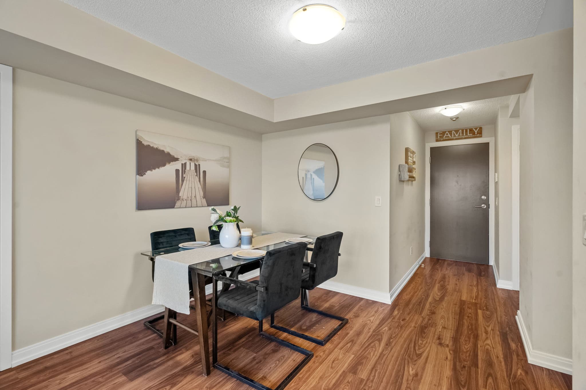181 Village Green Square 1818 Toronto, ON M1S 0K6