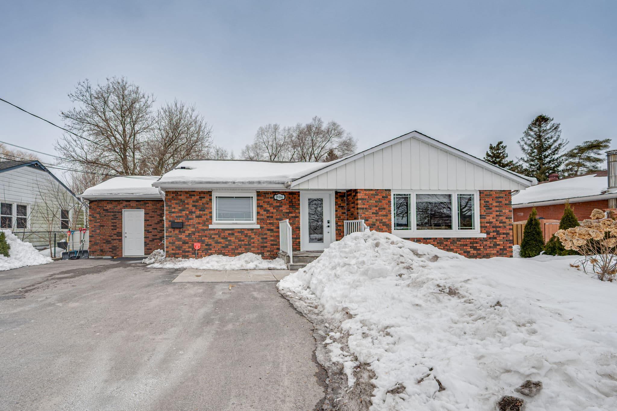 18166 Leslie St East Gwillimbury, ON L9N 0M5