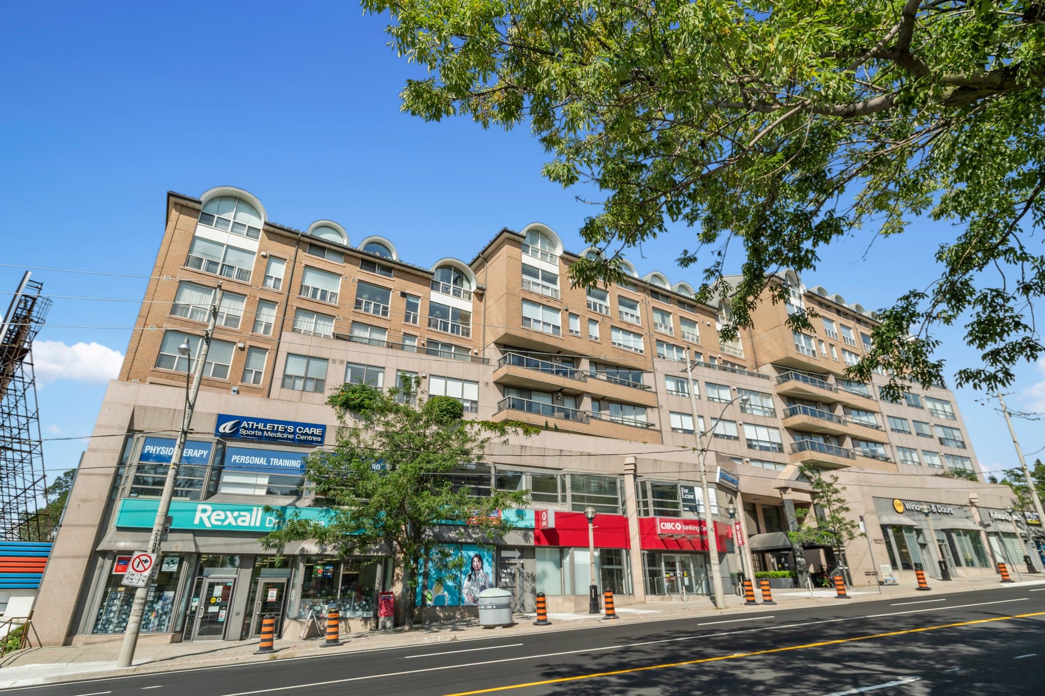 1818 Bayview Ave Toronto, ON M4G 4G7