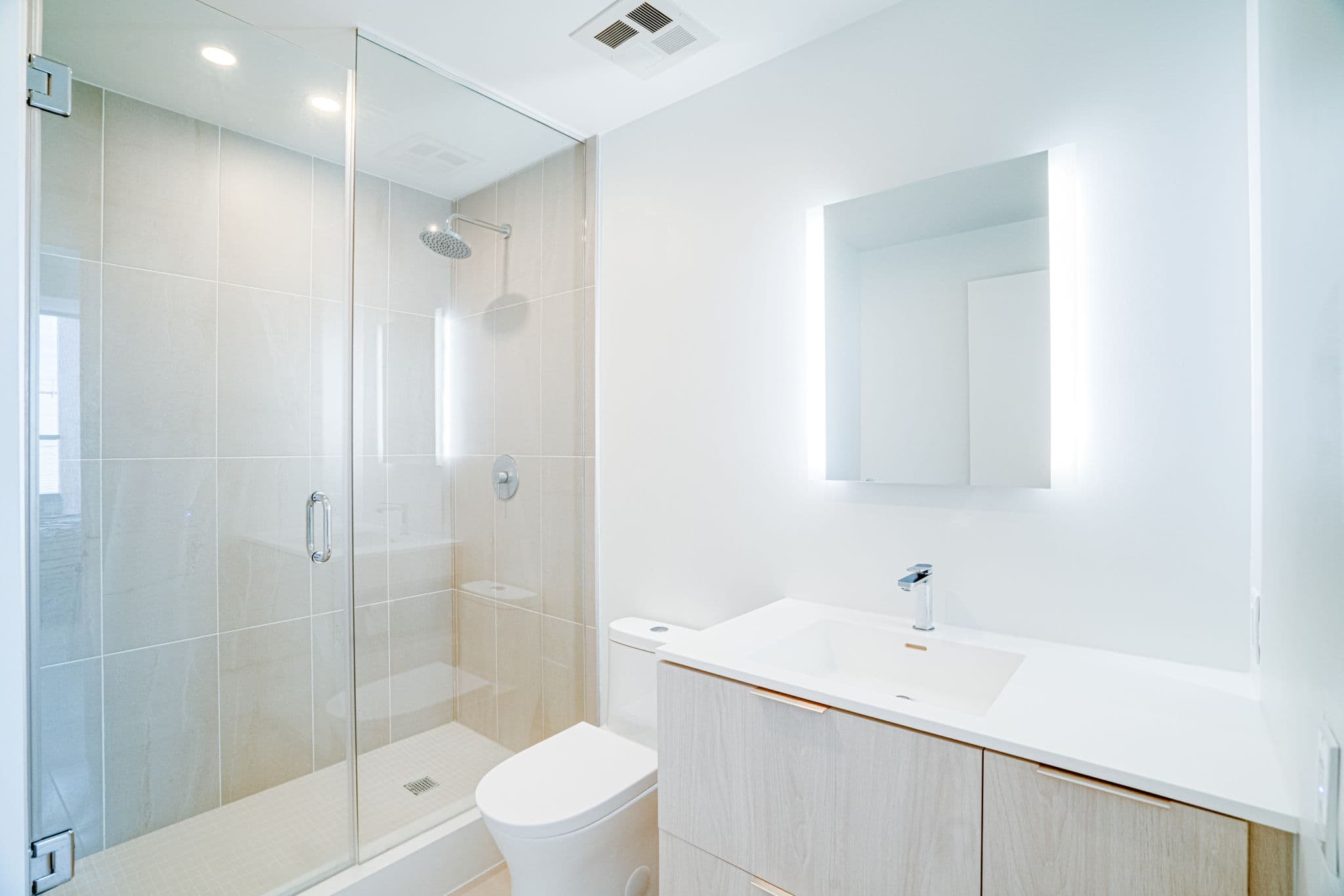 185 Alberta Ave Unit 209 Toronto, ON M6C 0A5