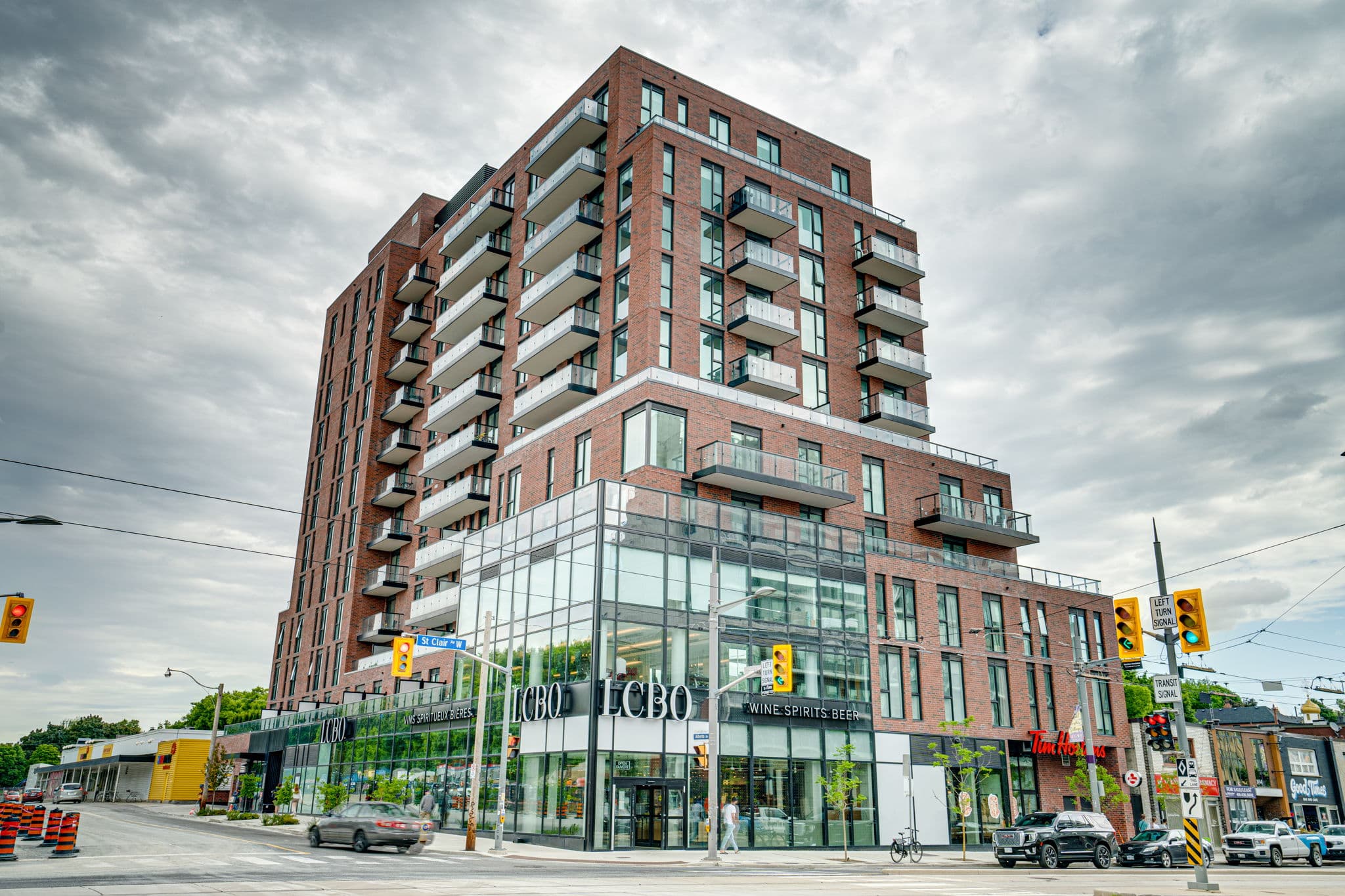 185 Alberta Ave Unit 209 Toronto, ON M6C 0A5