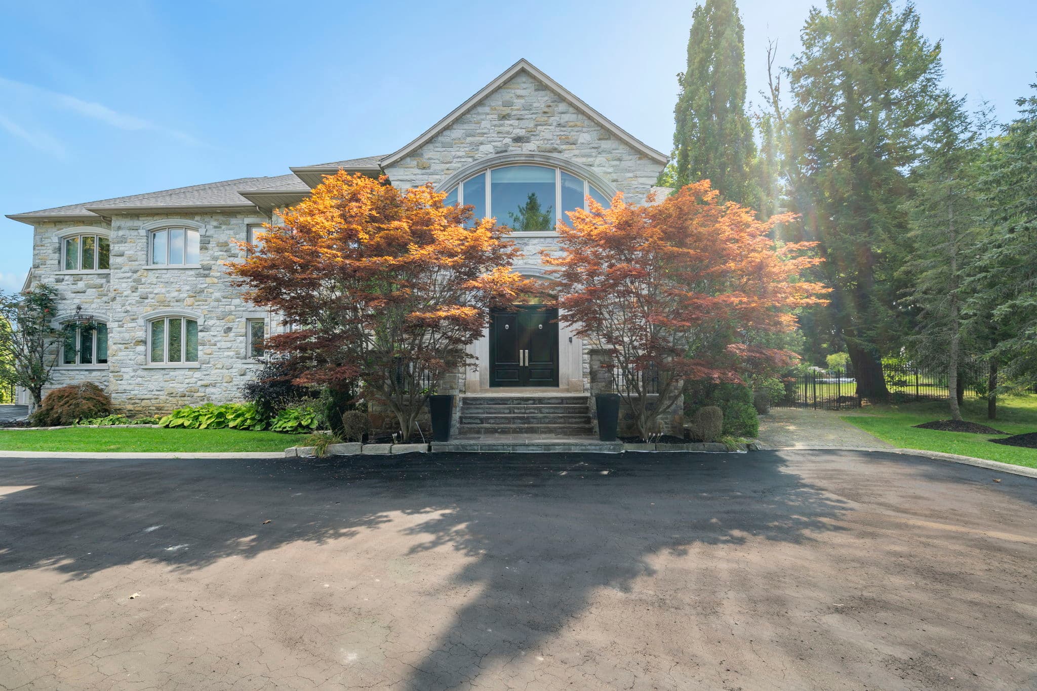 187 Mattucci Ct Vaughan, ON L4L 8Z1