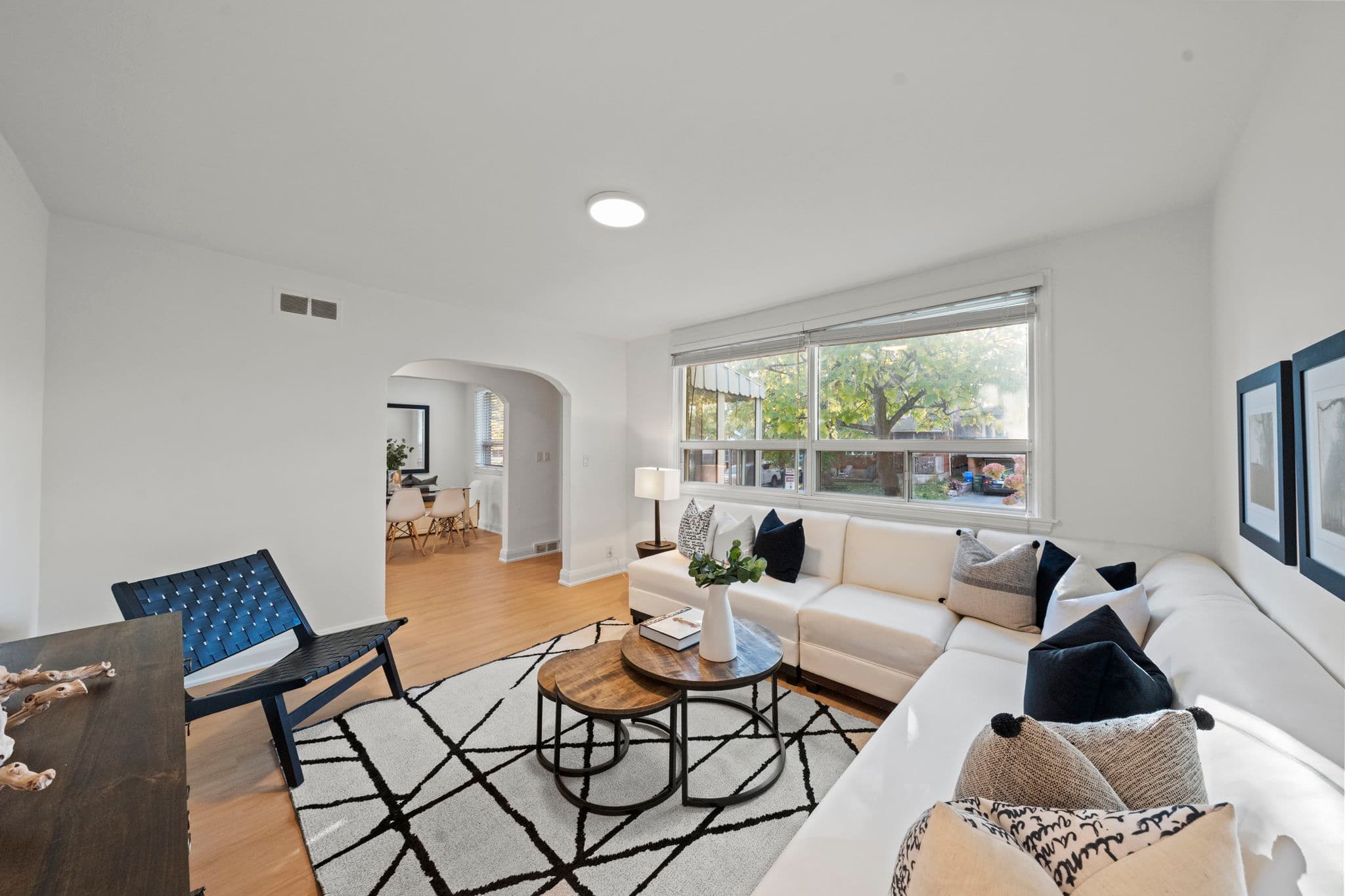 19 Lillington Ave Toronto, ON M1N 3K4