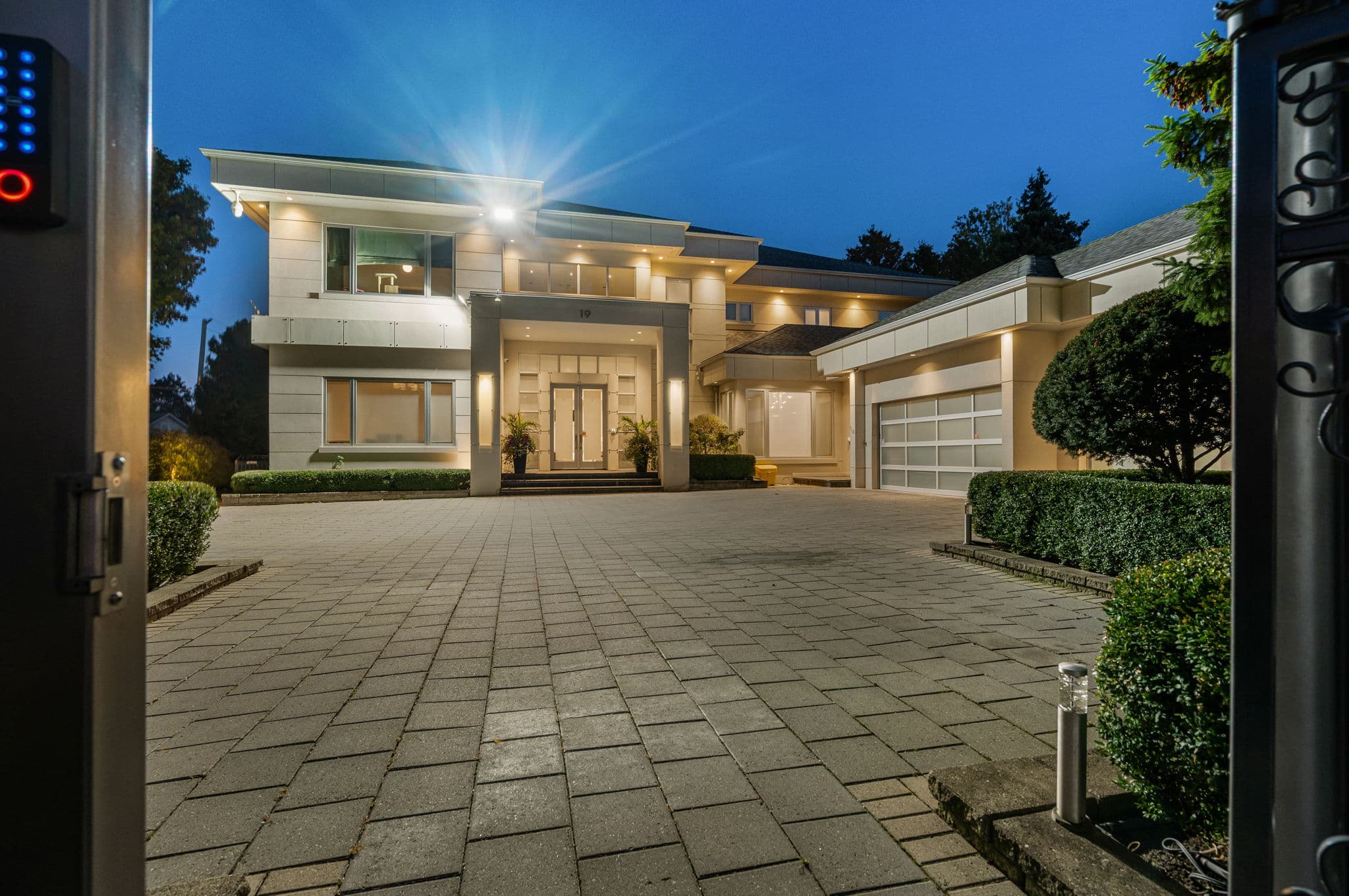 19 Maryvale Crescent Richmond Hill, ON L4C 6P6