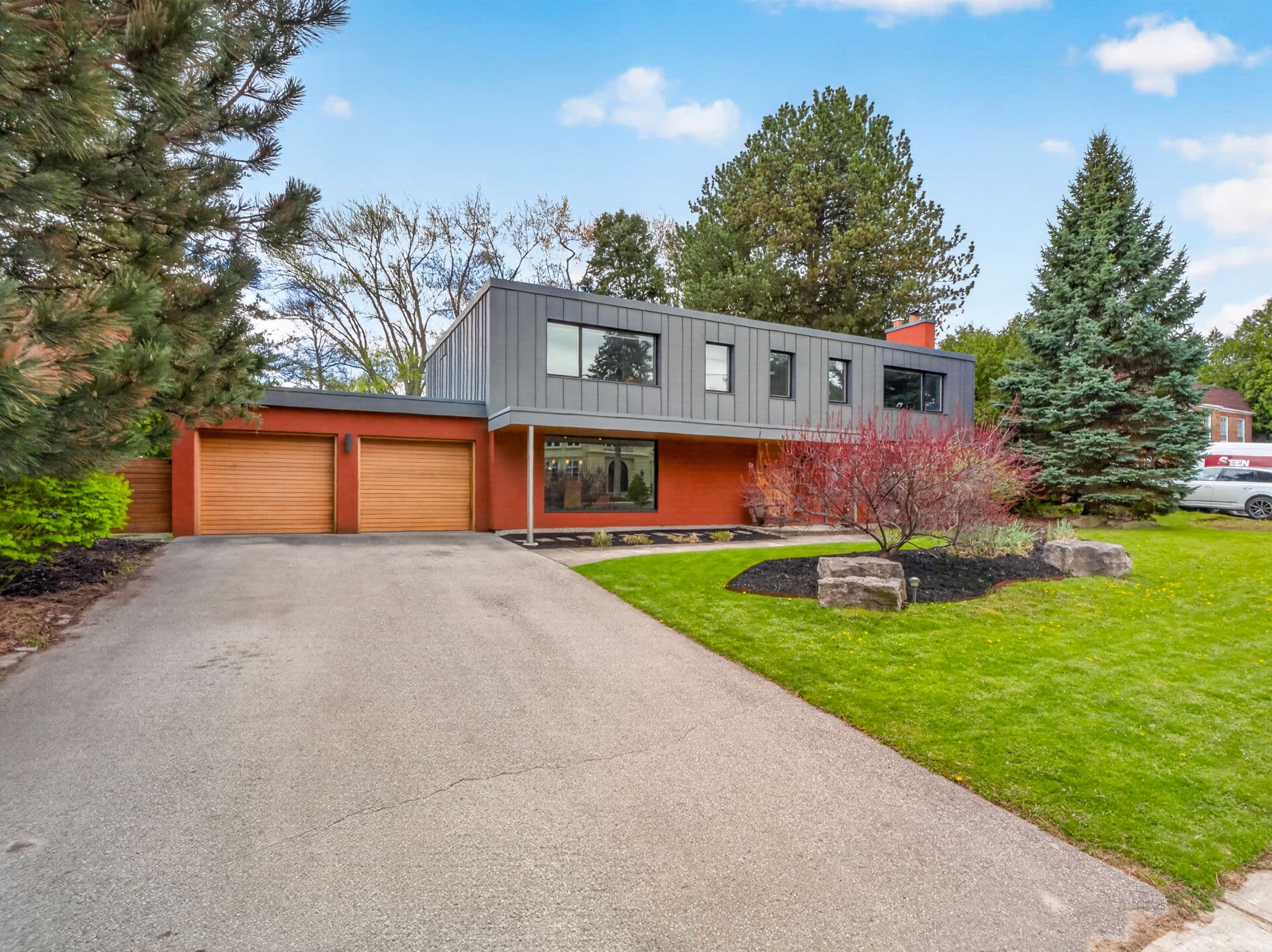 19 Saintfield Ave Toronto, ON M3C 2M4