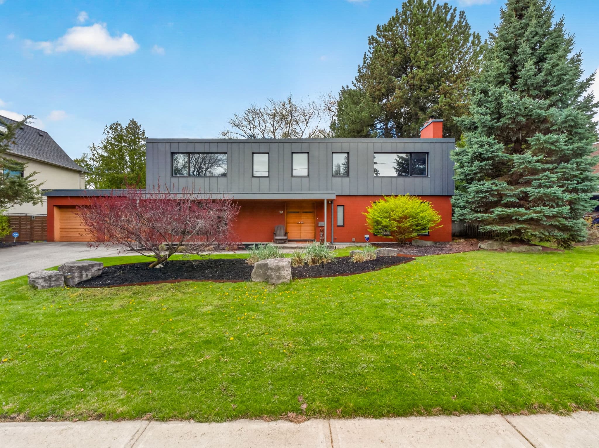 19 Saintfield Ave Toronto, ON M3C 2M4