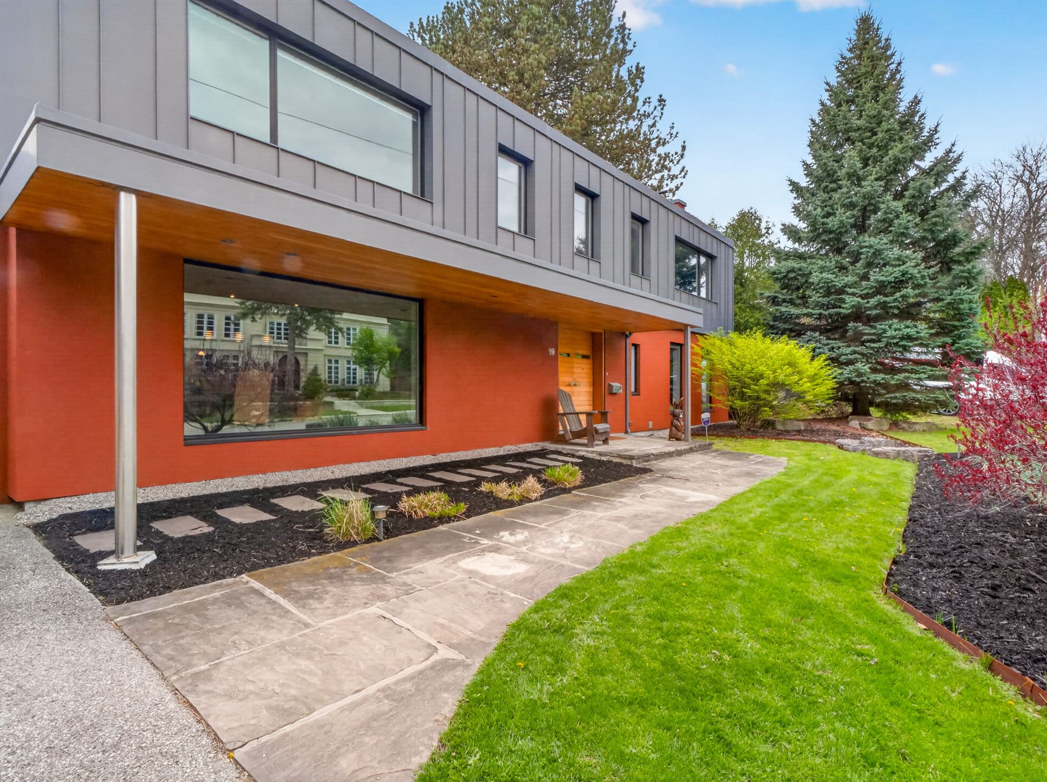 19 Saintfield Ave Toronto, ON M3C 2M4