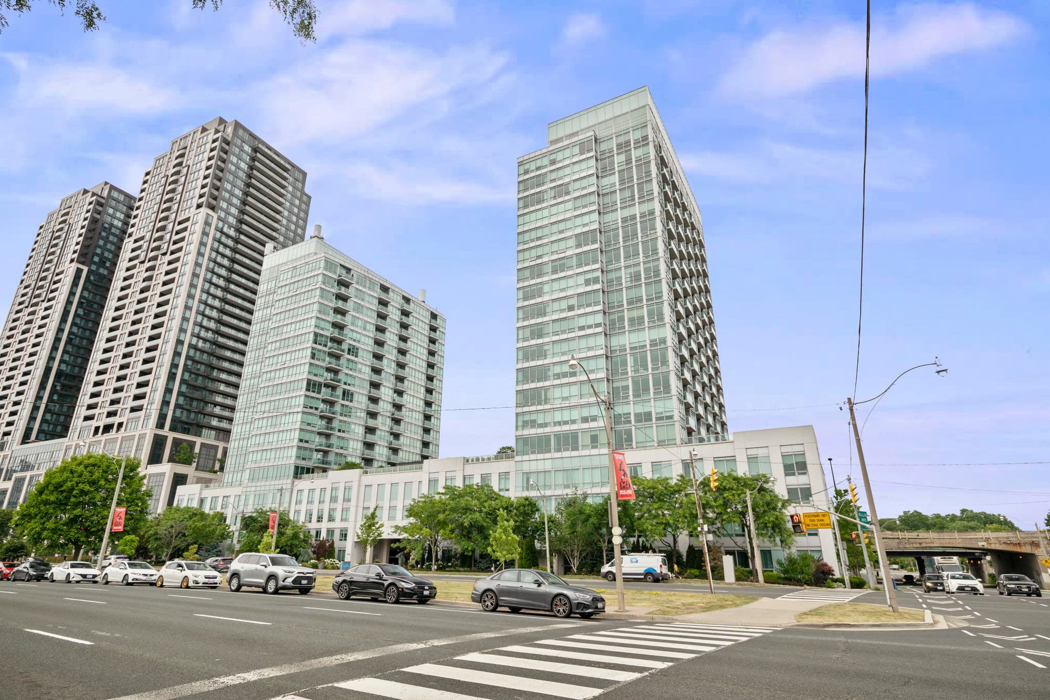 1910 Lake Shore Blvd W Unit 1707 Toronto, ON M6S 1A2