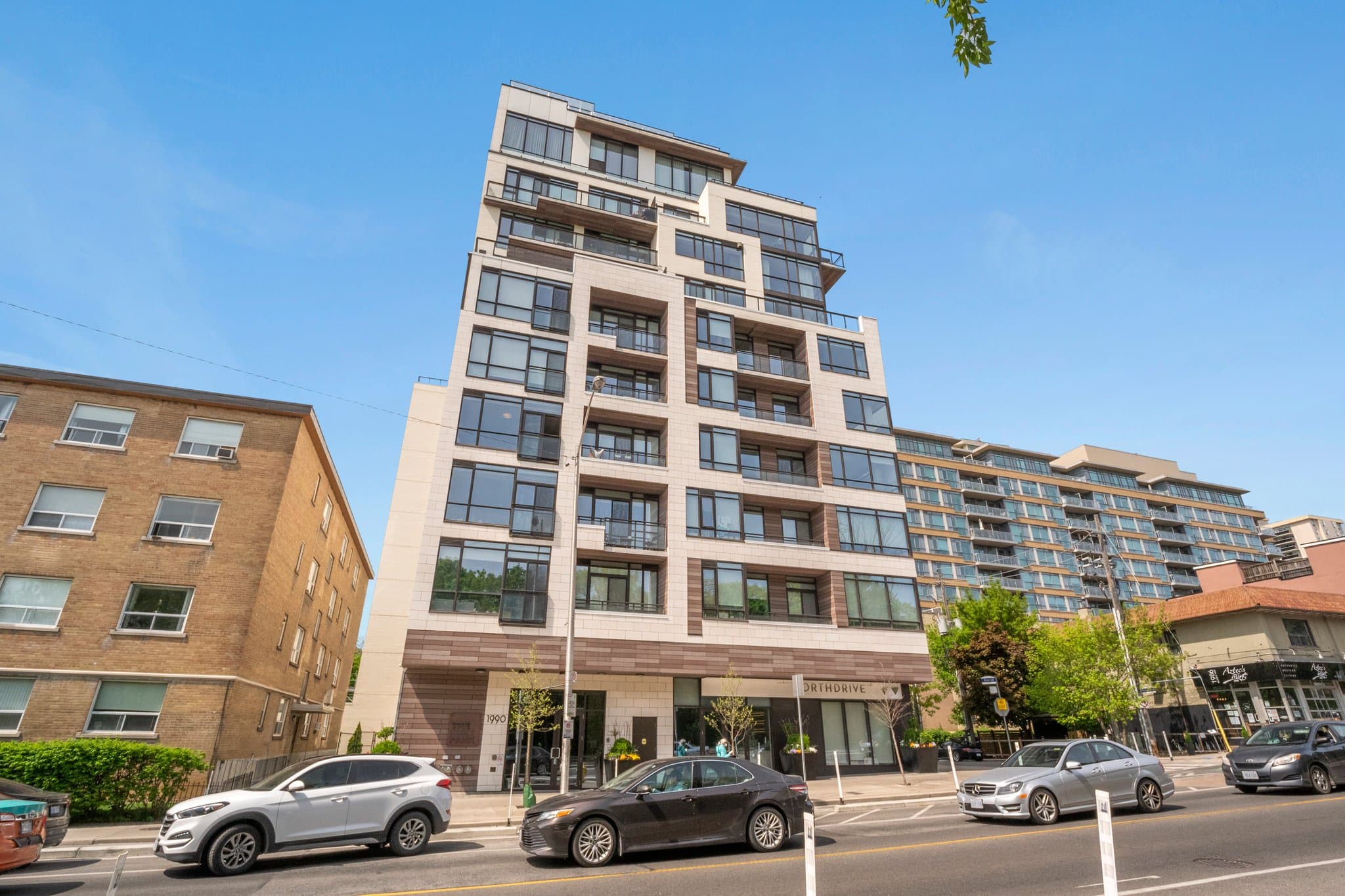 1990 Bloor St W 415 Toronto, ON M6P 3L1